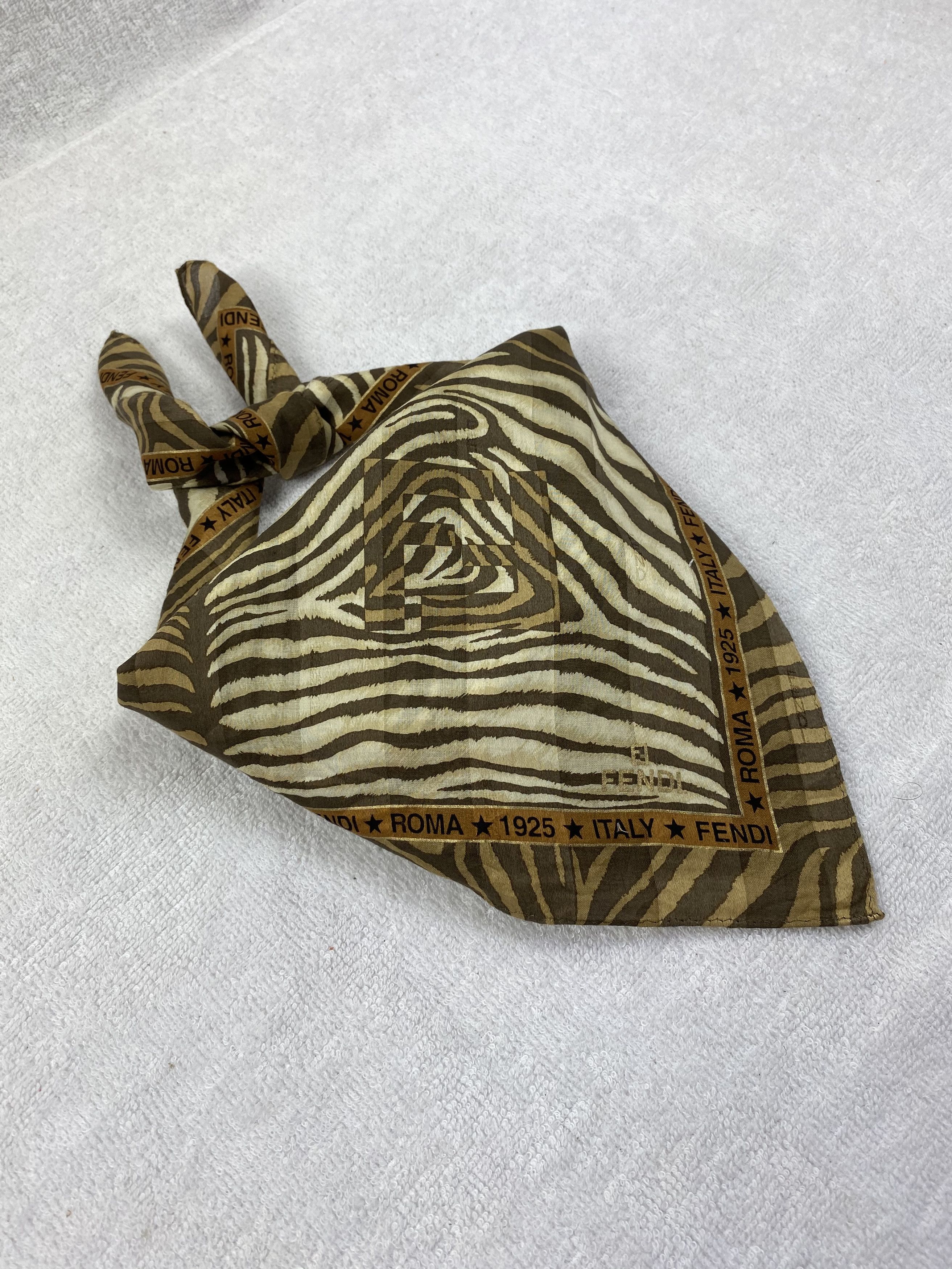 Vintage Fendi Roma Bandana / Handkerchief / Neckerchief A253 Size ONE SIZE - 2 Thumbnail