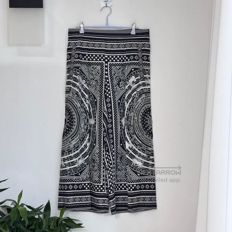 Hermes Hermes Nine Pants, 100% Silk Size 25" / US 0 / IT 36 - 1 Thumbnail