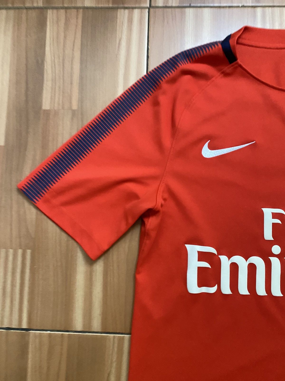 Nike Nike PARIS SAINT GERMAIN 2016 2017 SOCCER JERSEY Size US S / EU 44-46 / 1 - 3 Thumbnail