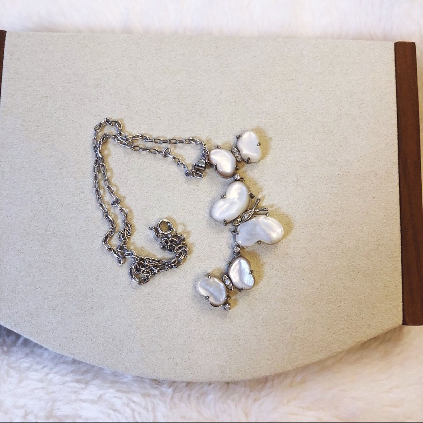 Other Silver Mother-of-Pearl Multi-Butterfly Pendant Necklace Size ONE SIZE - 7 Thumbnail