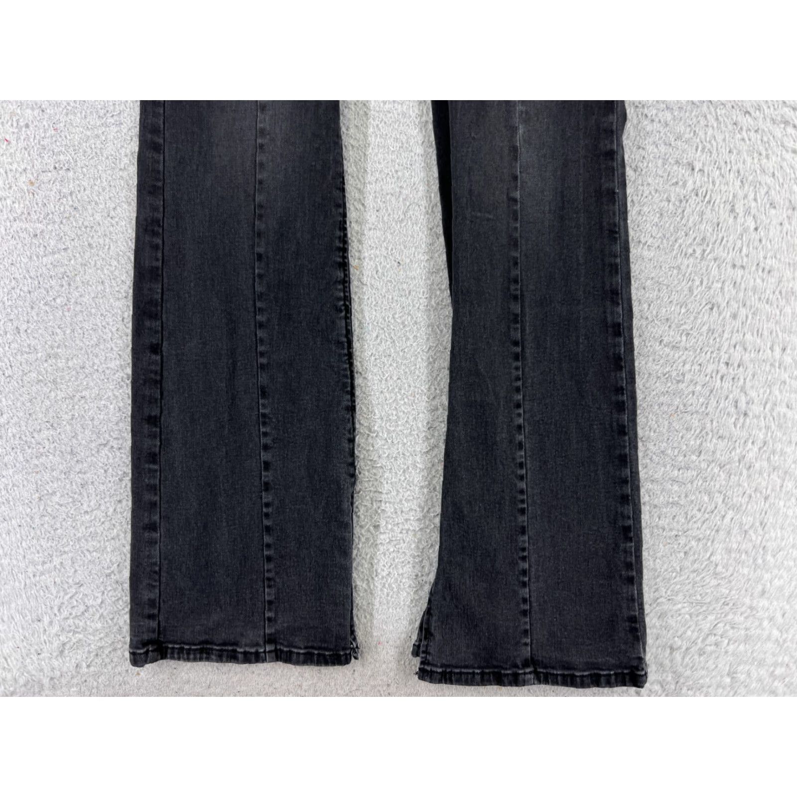 Forever 21 FOREVER 21 Jeans Women Black Denim Flared High Rise Stretch Cotton 28 Waist 26 Inseam 32 Regular 5-Pocket Size 28" / US 6 / IT 42 - 2 Thumbnail