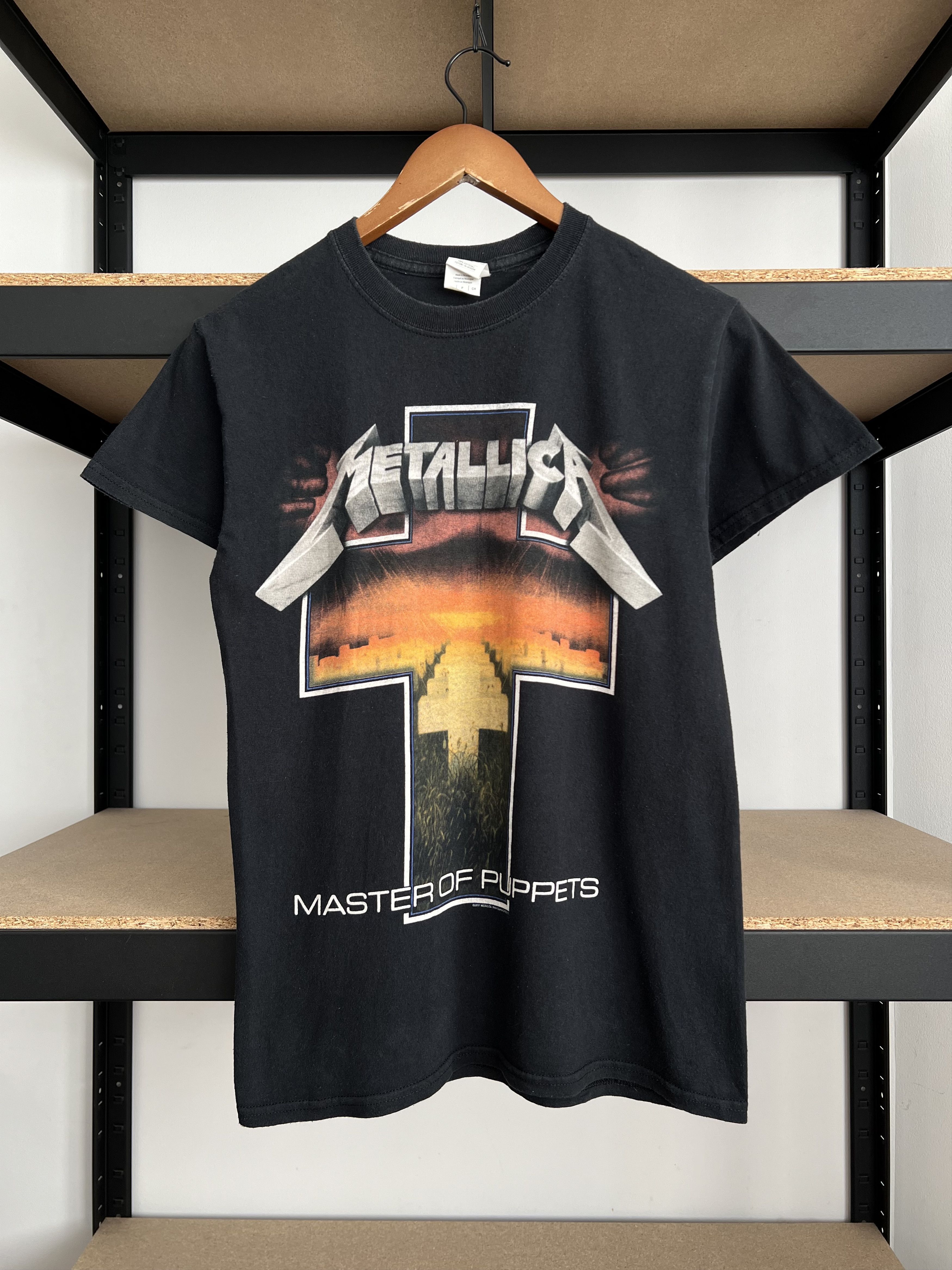 Band Tees Vintage 2017 Metallica Master of Puppets T-shirt Size US S / EU 44-46 / 1 - 2 Thumbnail