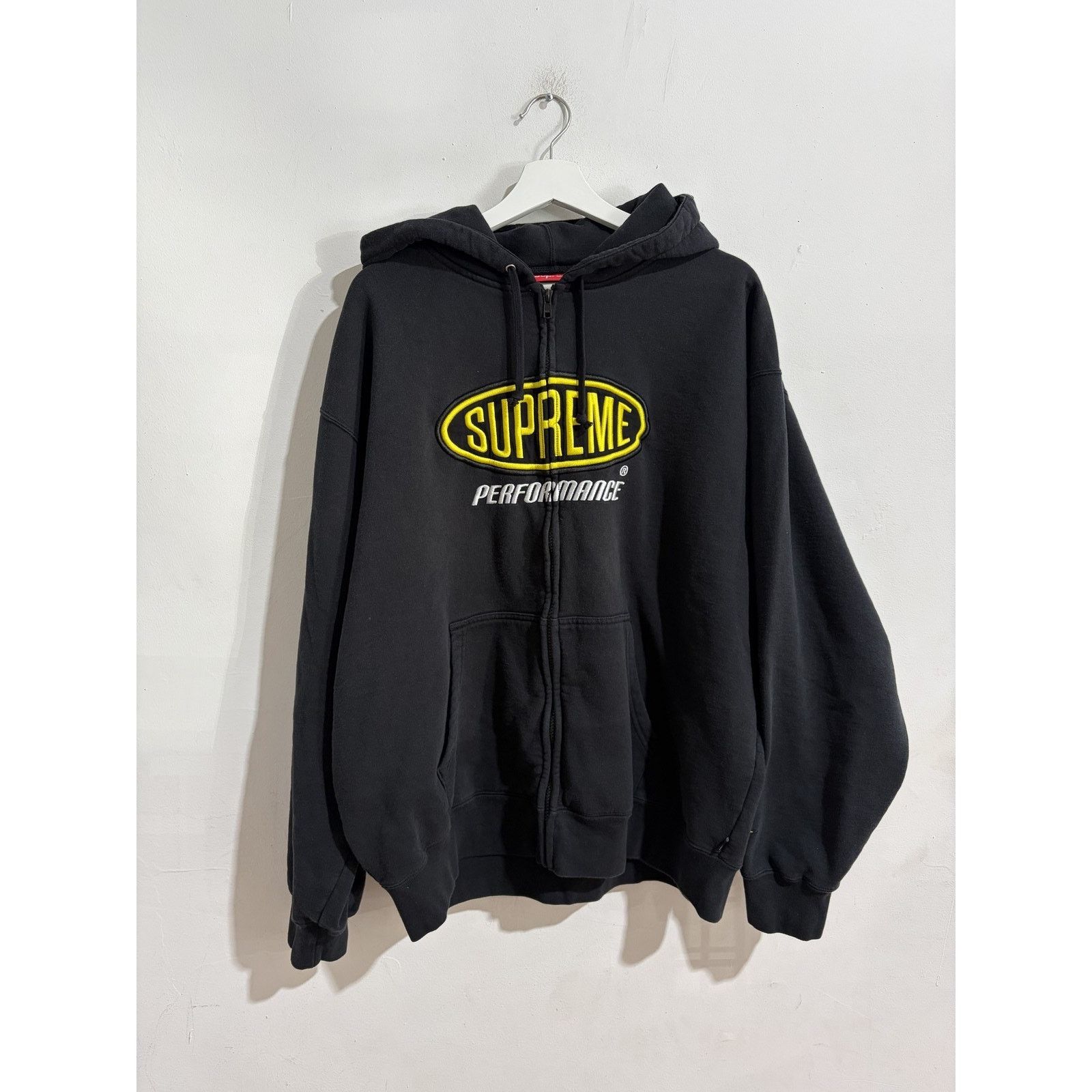 Supreme SUPREME BLACK PERFORMANCE ZIP UP SIZE MEDIUM NEW Size US M / EU 48-50 / 2 - 1 Thumbnail