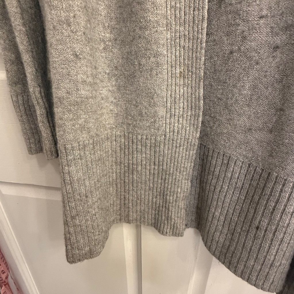 Uniqlo Women's Uniqlo Cardigan, Size L, Gray Size L / US 10 / IT 46 - 10 Thumbnail