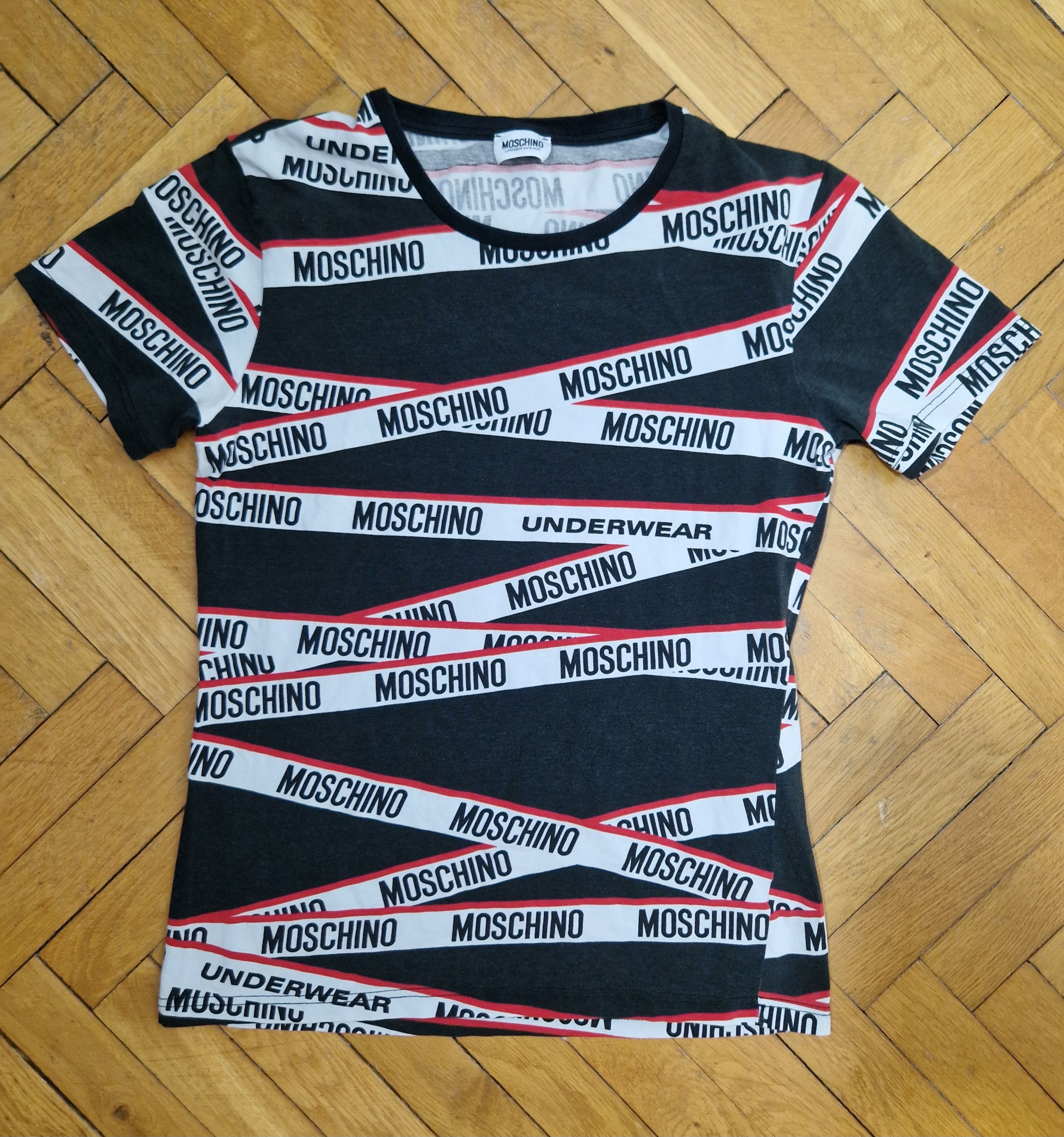 Moschino × Vintage Moschino tee Size XS / US 0-2 / IT 36-38 - 1 Thumbnail