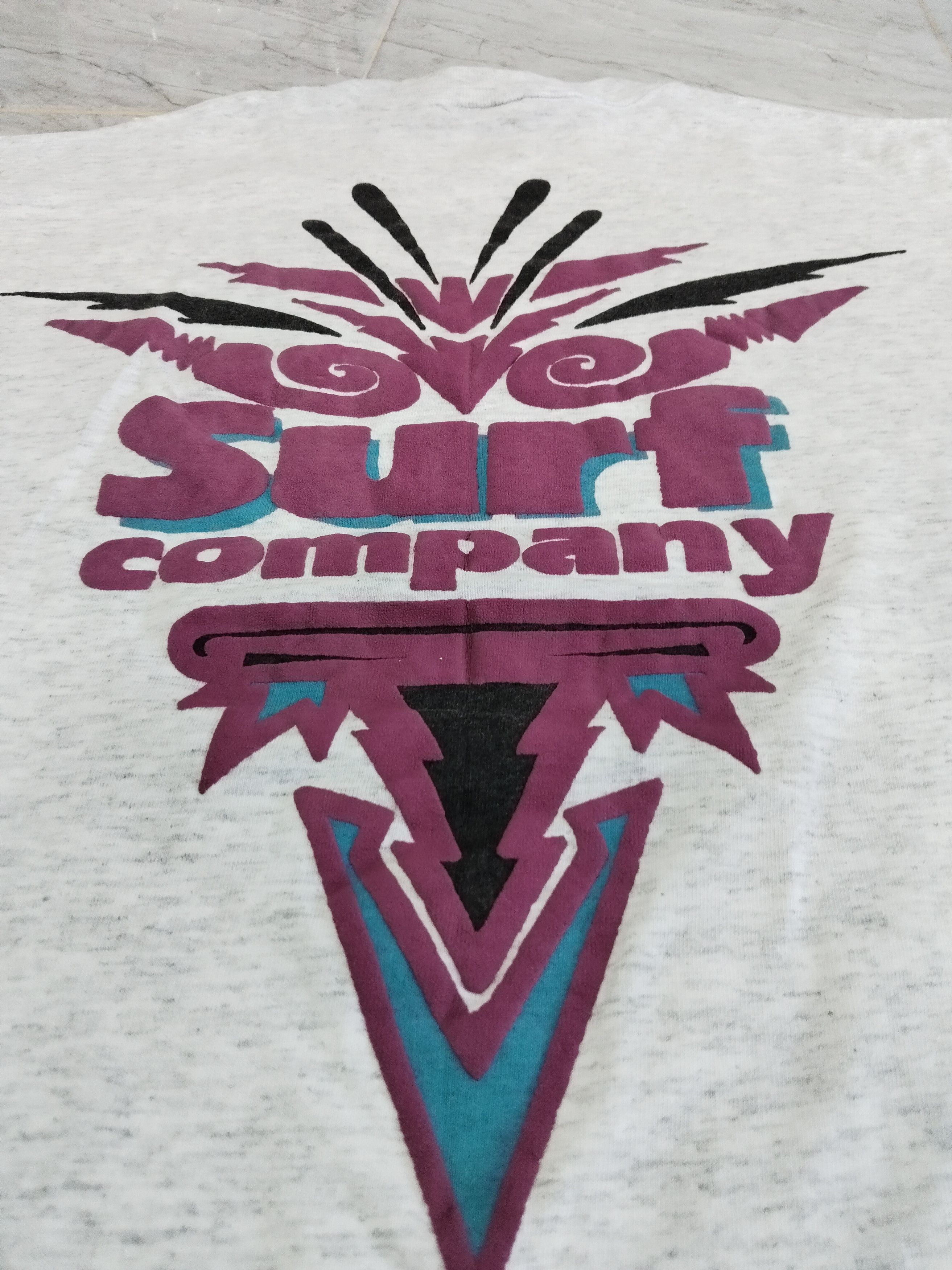 Vintage Vintage 90s Surfing Company Skulls Tshirt Size US M / EU 48-50 / 2 - 6 Thumbnail
