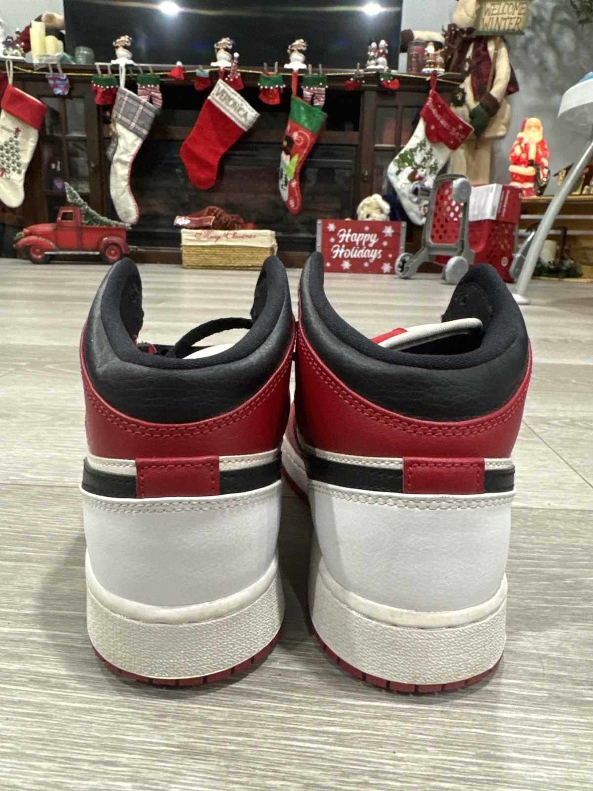 Jordan Brand Jordan 1 Mid Chicago White Toe Size US 6 / IT 36 - 4 Thumbnail