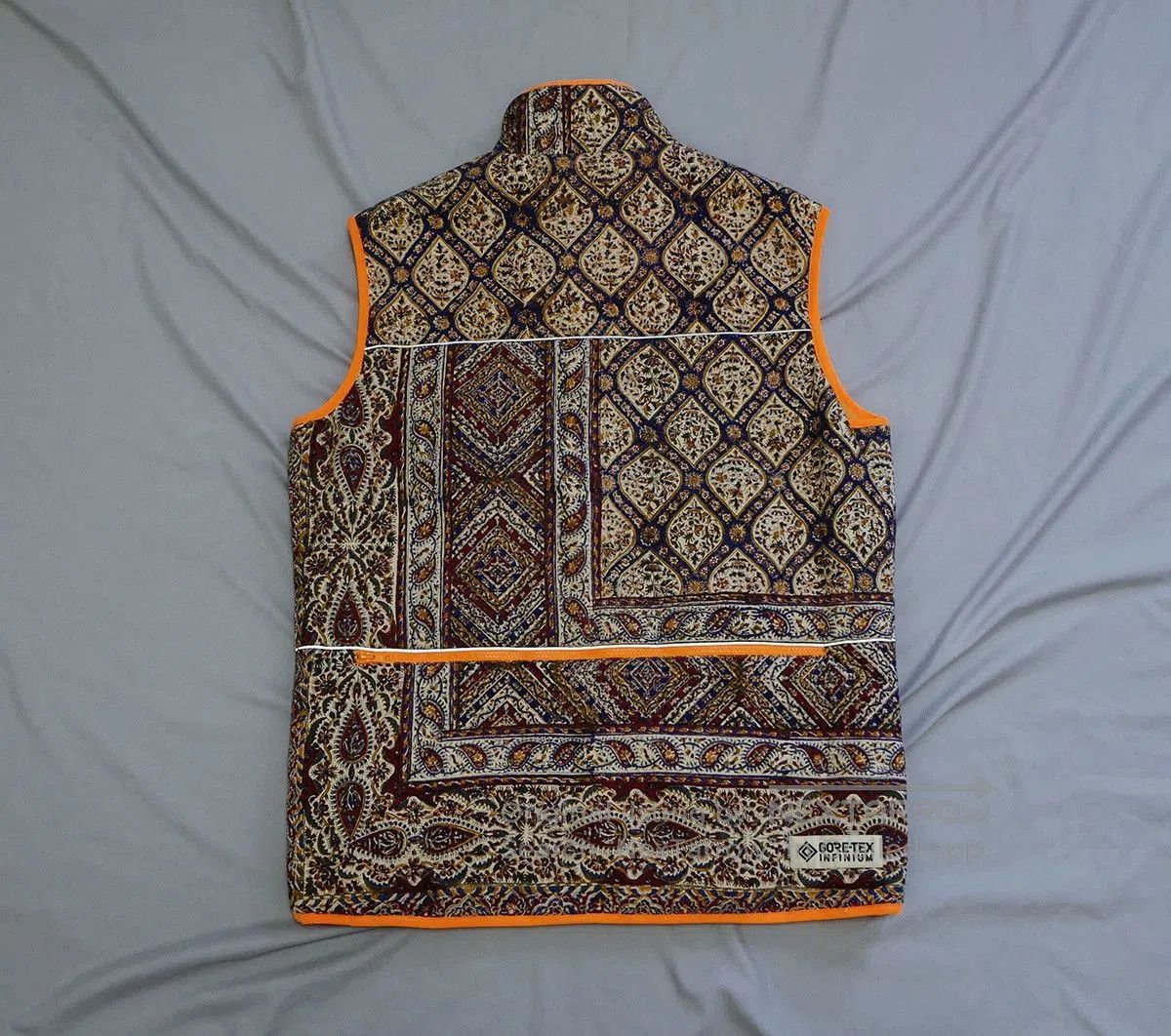 Paria Farzaneh iranian gore. Size US L / EU 52-54 / 3 - 3 Thumbnail