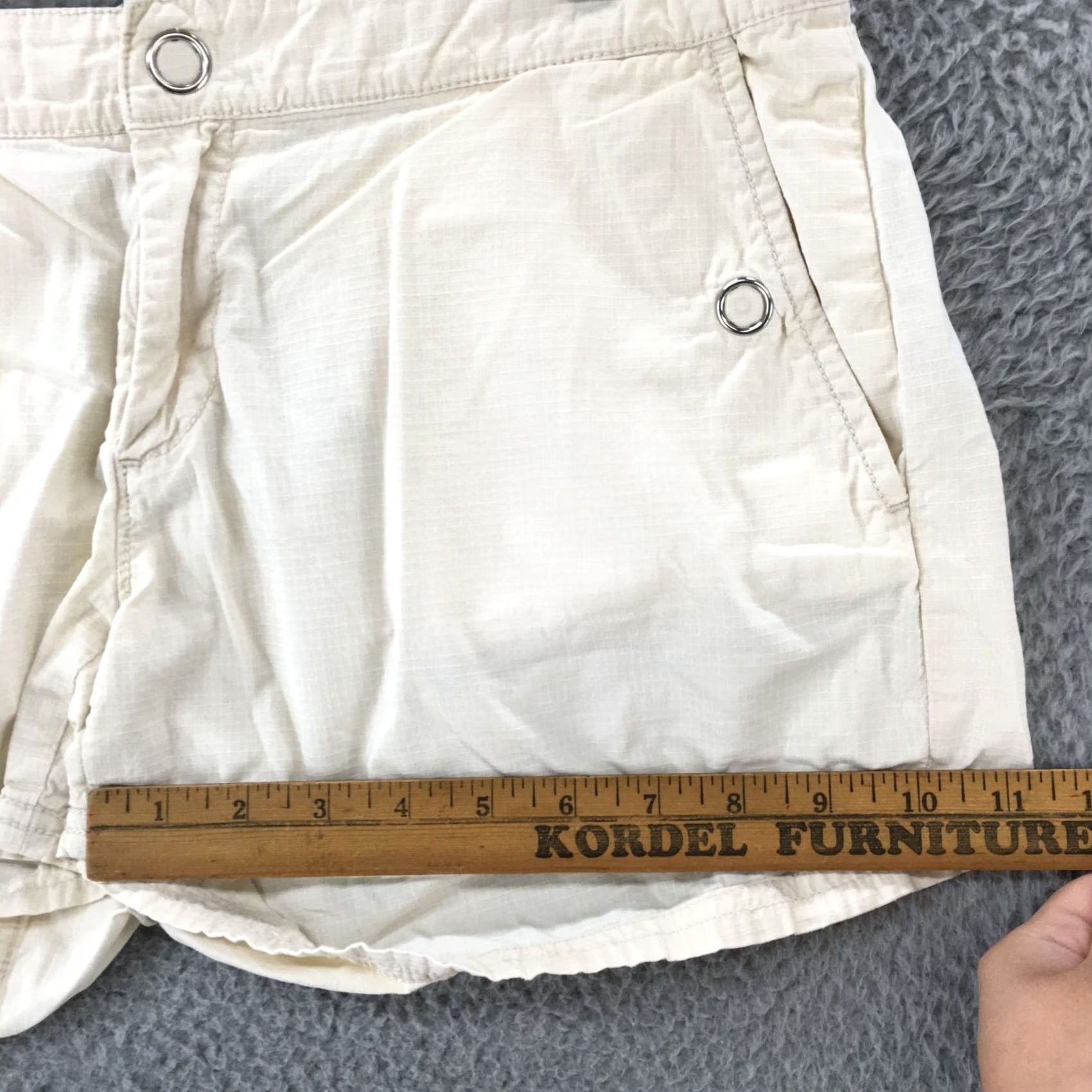 Banana Republic Banana Republic Cut-Off Shorts Womens 6 White Low Rise Button Zip Fly Casual Shirt? Size 28" / US 6 / IT 42 - 5 Thumbnail