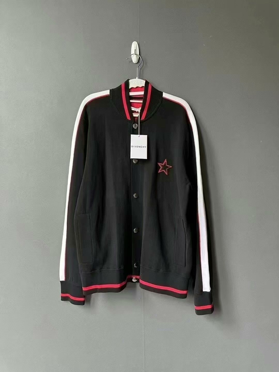 Givenchy givenchy black baseball jacket with star Size US XL / EU 56 / 4 - 1 Thumbnail