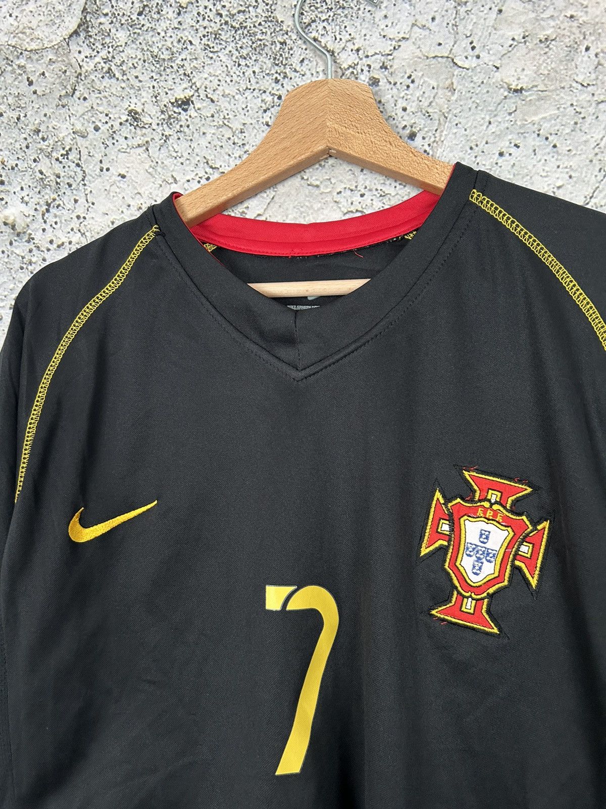 Nike Vintage #7 Figo Portugal World Cup 2006 Soccer Jersey Nike Size US XL / EU 56 / 4 - 4 Thumbnail