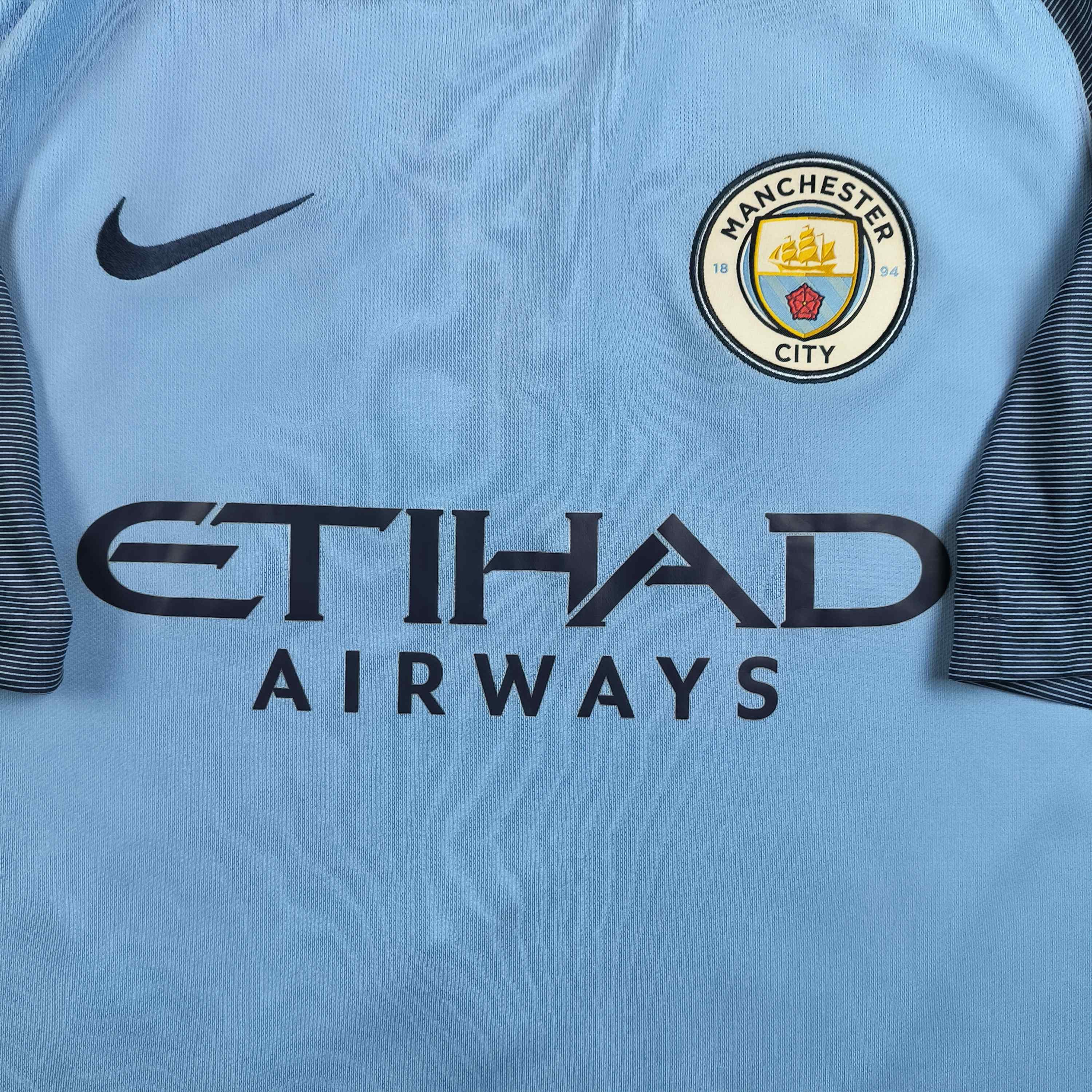 Nike Manchester City 16-17 home UCL Kun Agüero football jersey L Size US L / EU 52-54 / 3 - 3 Thumbnail