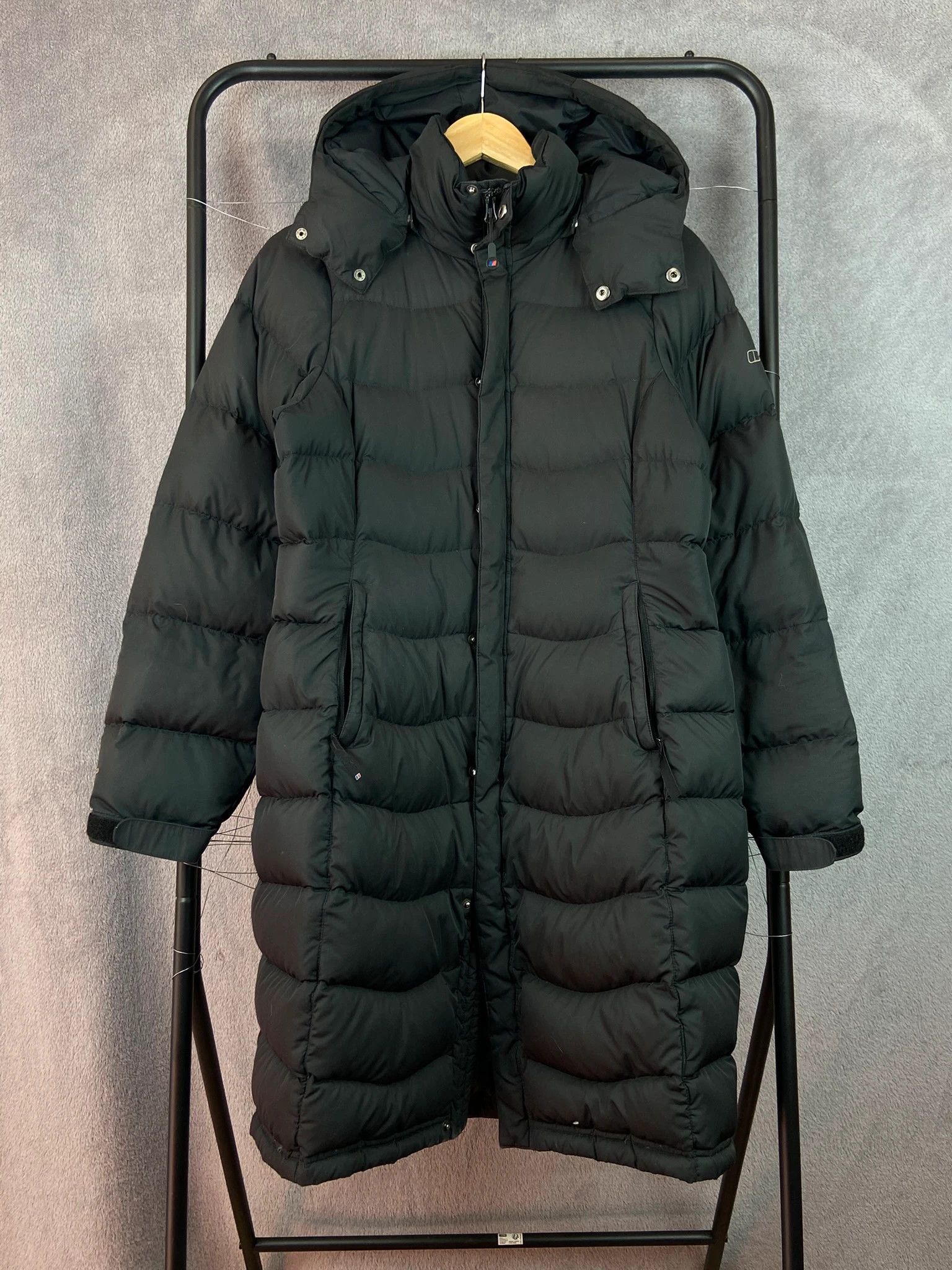 Berghaus Coat Berghaus black puffer mini logo vintage outdoor Size L / US 10 / IT 46 - 1 Thumbnail