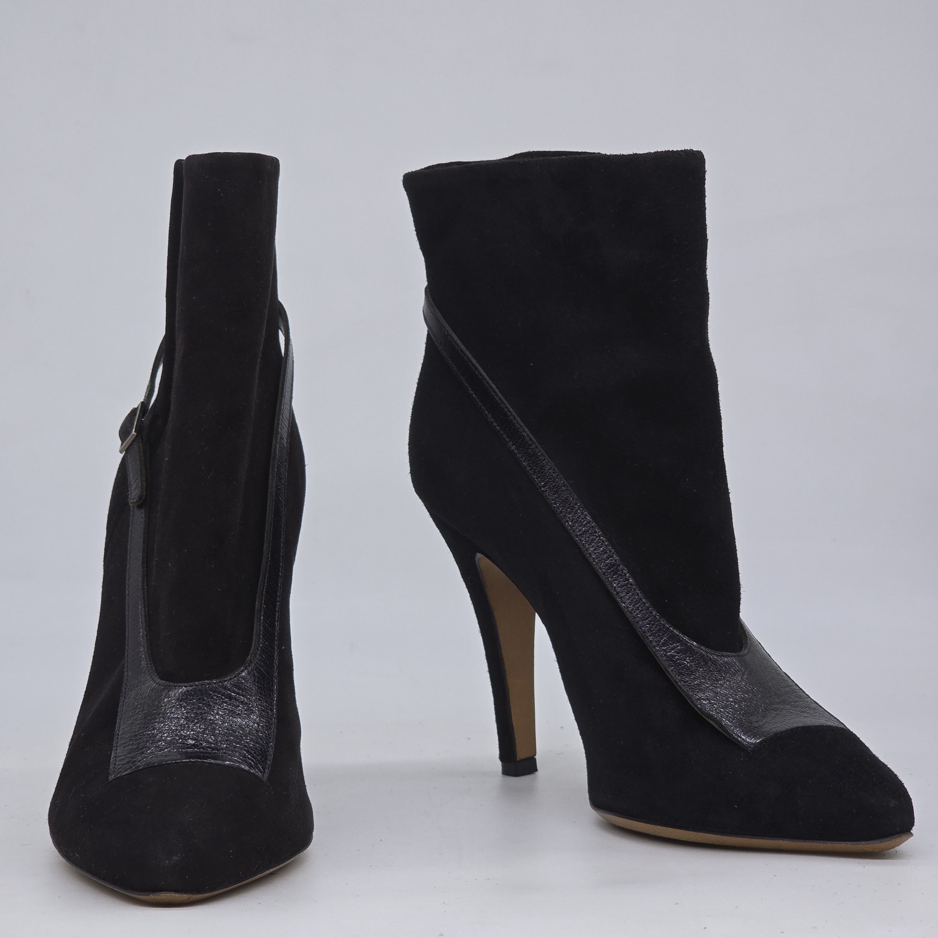 Maison Margiela Maison Margiela 22 - Suede Ankle Boots Size US 7 / IT 37 - 2 Thumbnail