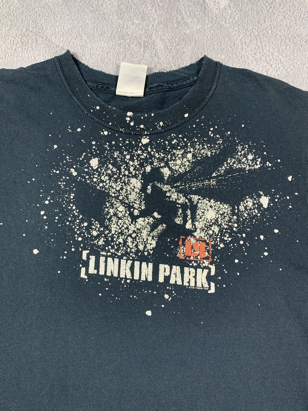 Band Tees × Vintage Vintage Y2K Linkin Park trashed band tee Big Logo size L Size US M / EU 48-50 / 2 - 4 Thumbnail