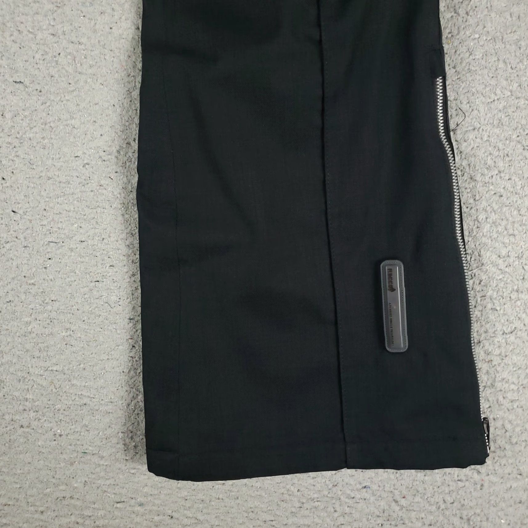 Oakley Oakley Pants Womens XS Black Loose Fit Insulated Zip Pockets Snow Ski Winter Sports Size 26" / US 2 / IT 38 - 4 Thumbnail