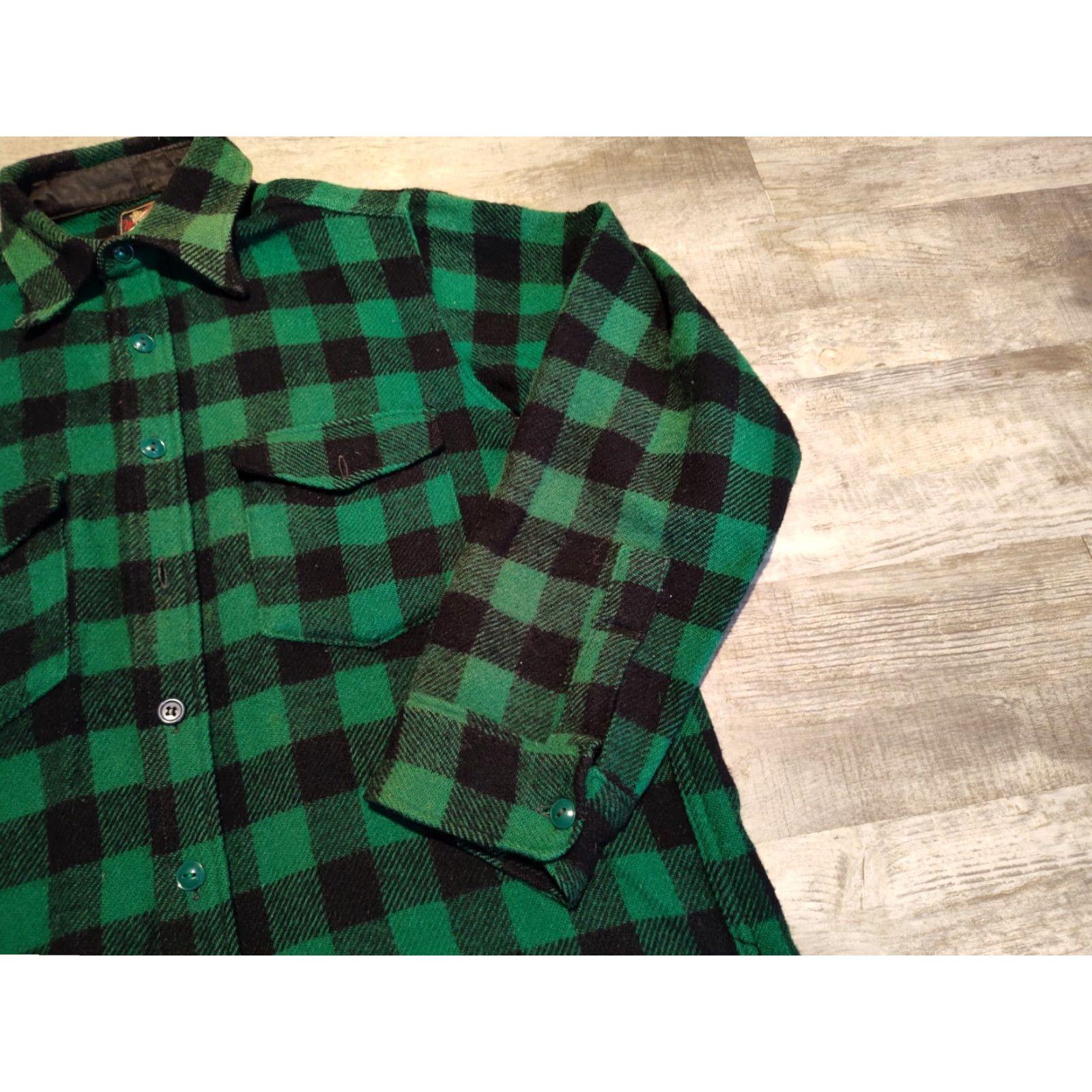 Vintage VINTAGE 1950s Woolrich Wool Flannel Plaid Button-Up Shirt Mens Heavyweight Size 16 Green Outdoor Workwear Size US L / EU 52-54 / 3 - 2 Thumbnail