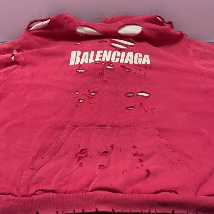 Balenciaga Balenciaga Red Oversized Distressed Hoodie 0079-2507 Size US M / EU 48-50 / 2 - 4 Thumbnail