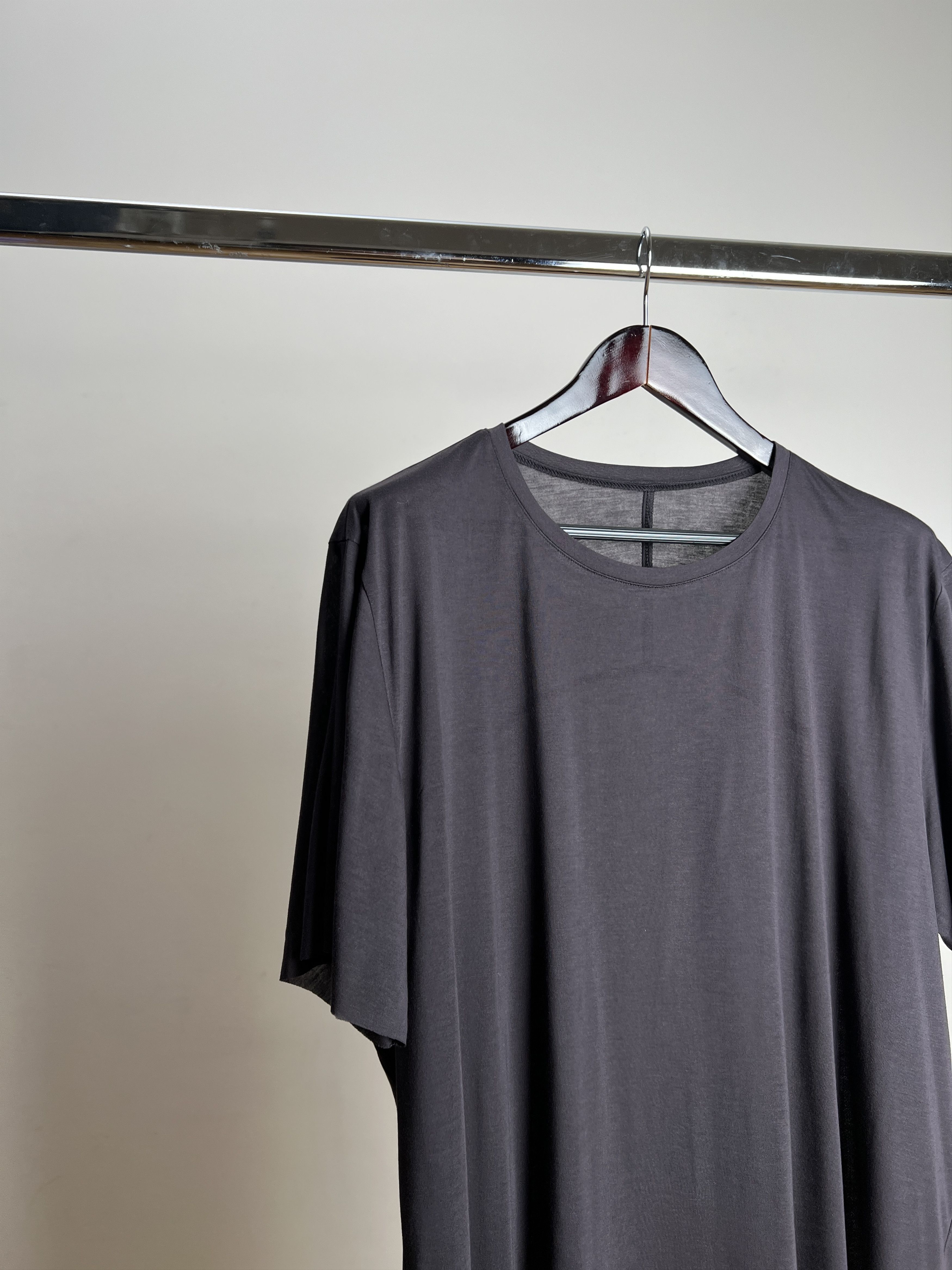 Other LONG BROWN THIN TSHIRT OVERSIZED Size US L / EU 52-54 / 3 - 8 Thumbnail