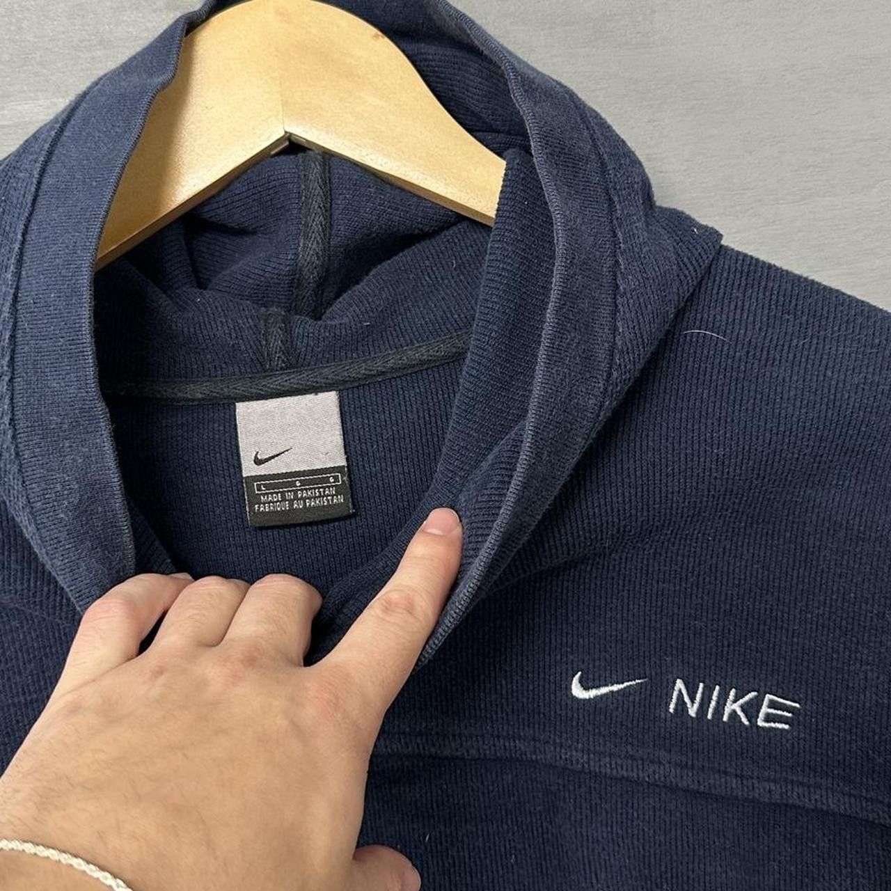 Nike Rare Nike Y2K Navy Blue Pullover Hoodie Sweatshirt Large Size US L / EU 52-54 / 3 - 4 Thumbnail