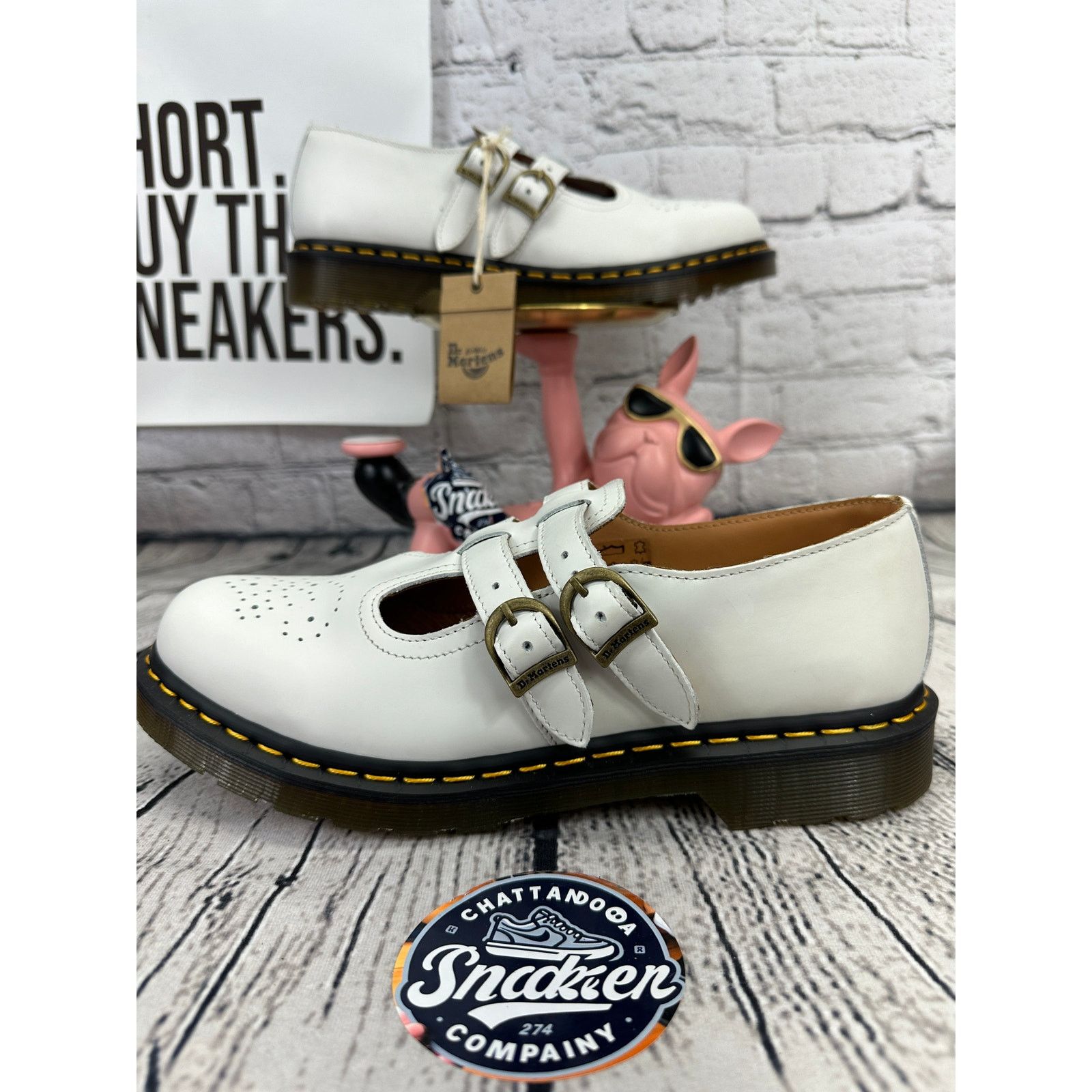 White shops doc martens women’s 9