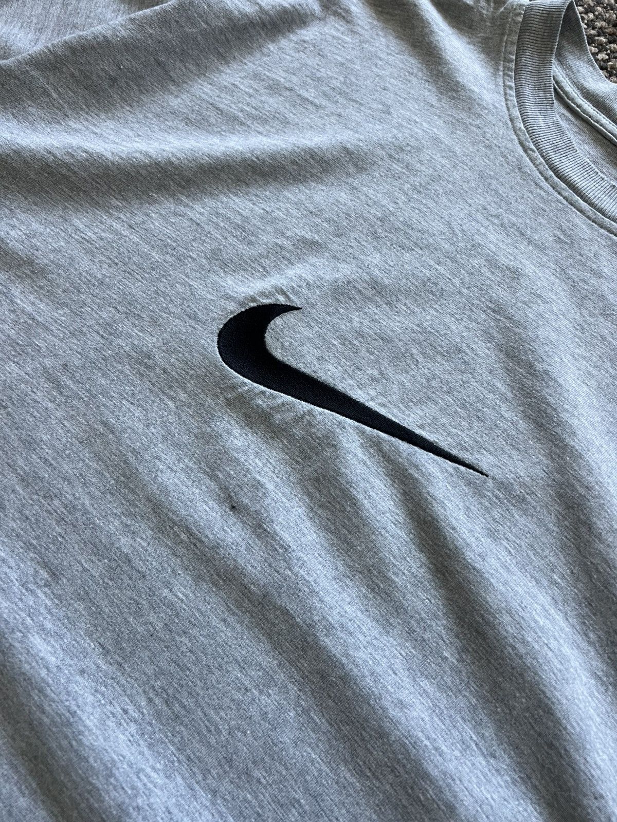 Nike Vintage Nike Tee T-Shirt Big Logo Swoosh Size US L / EU 52-54 / 3 - 7 Thumbnail