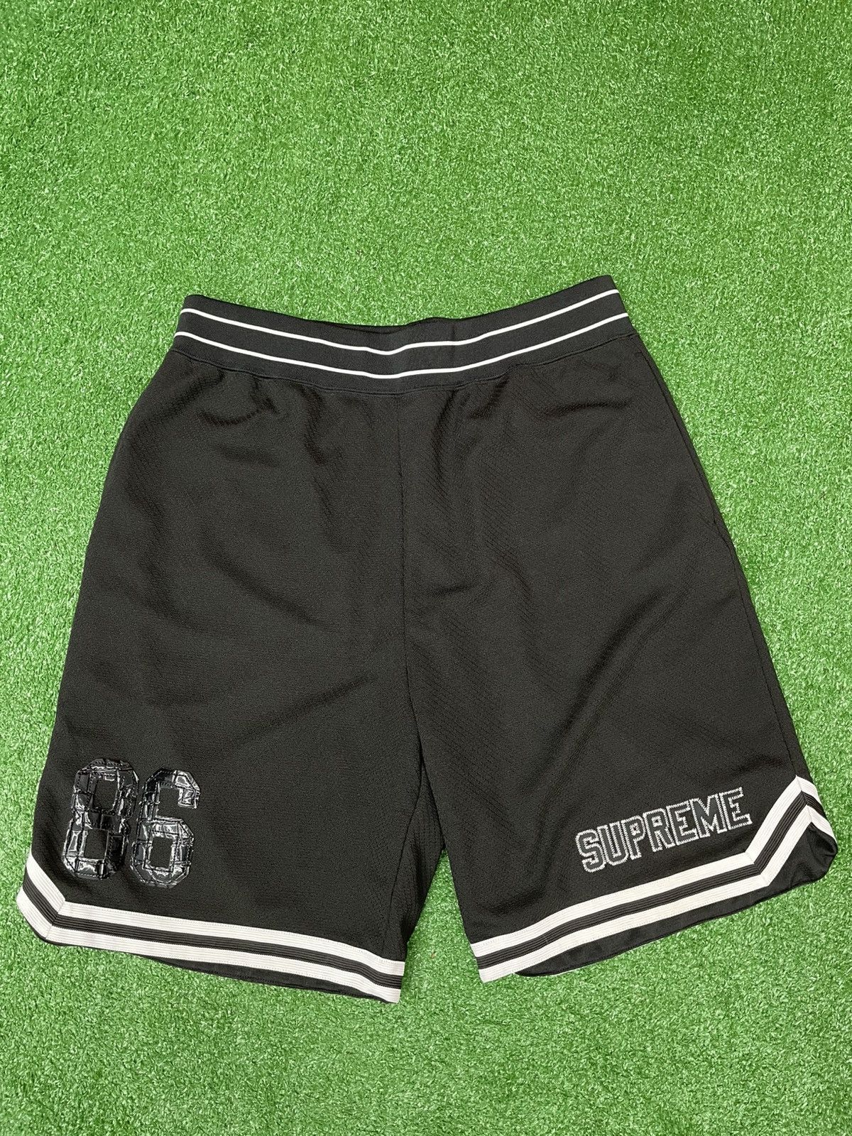 Supreme Supreme Side Pocket Basketball Shorts SS25 Black | Grailed