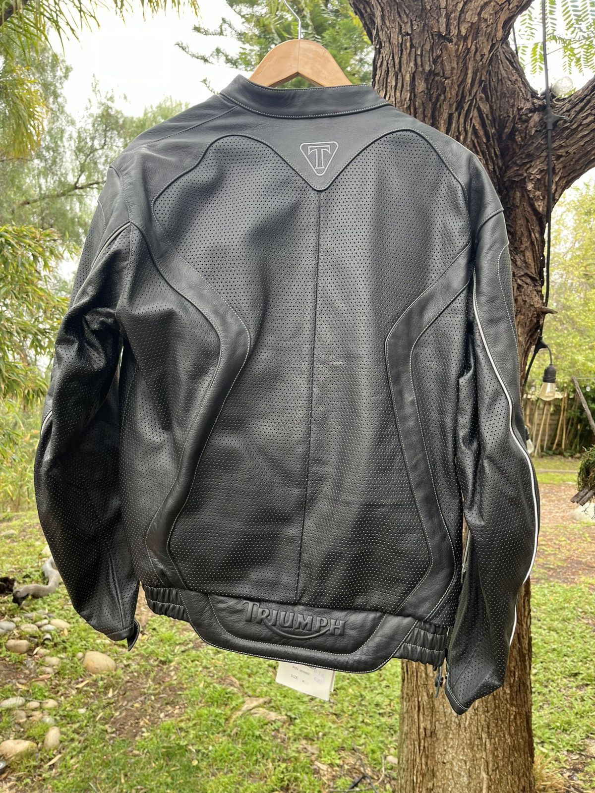 Other TRIUMPH Motorcycle Leather Genuine Perforated Jacket 46, NWT Size US XL / EU 56 / 4 - 8 Thumbnail