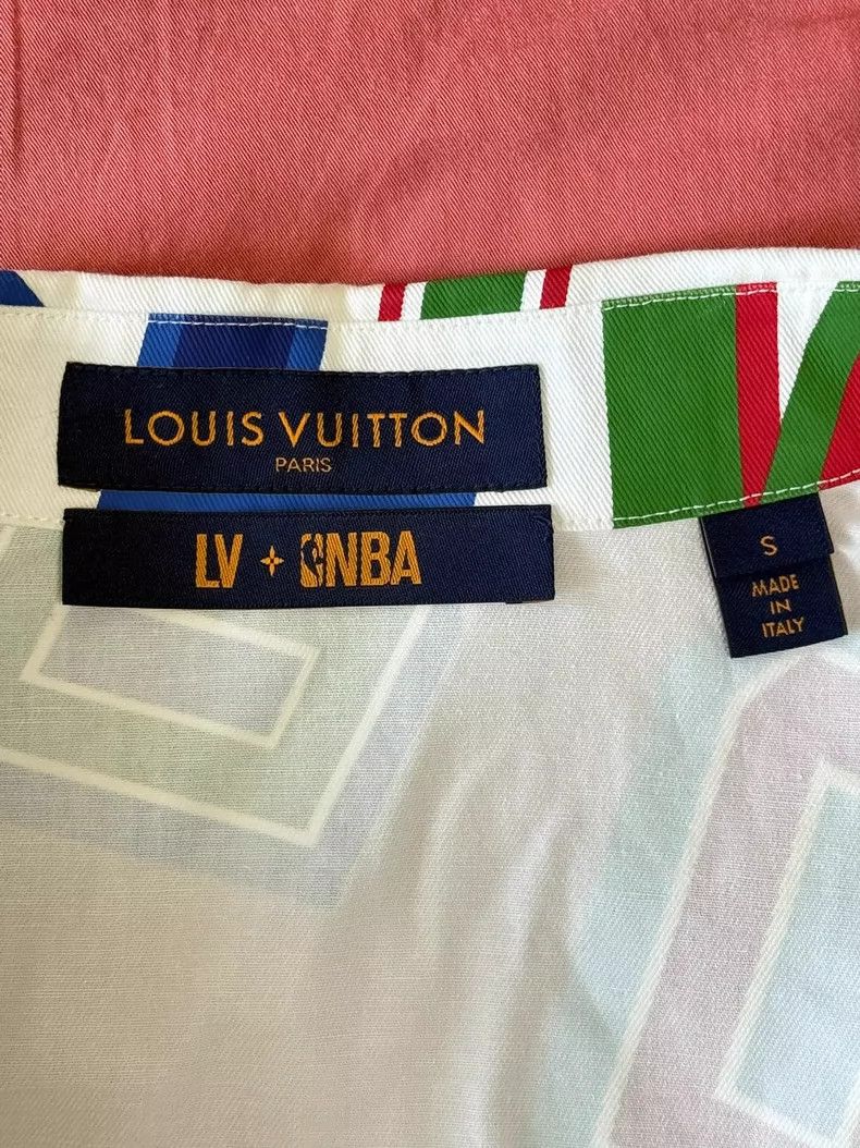 Louis Vuitton LOUIS VUITTON shirt Size US S / EU 44-46 / 1 - 8 Thumbnail