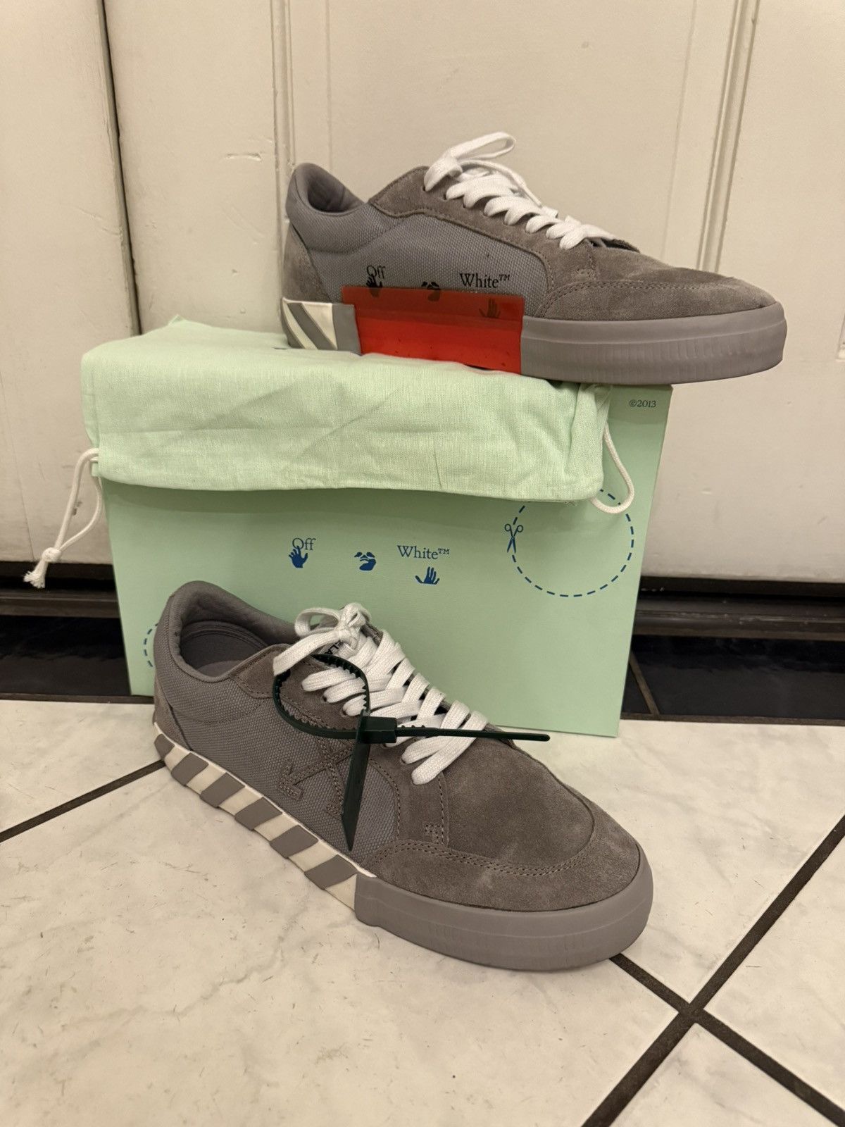 Off-White Off white low top sneaker Size US 11.5 / EU 44-45 - 1 Thumbnail