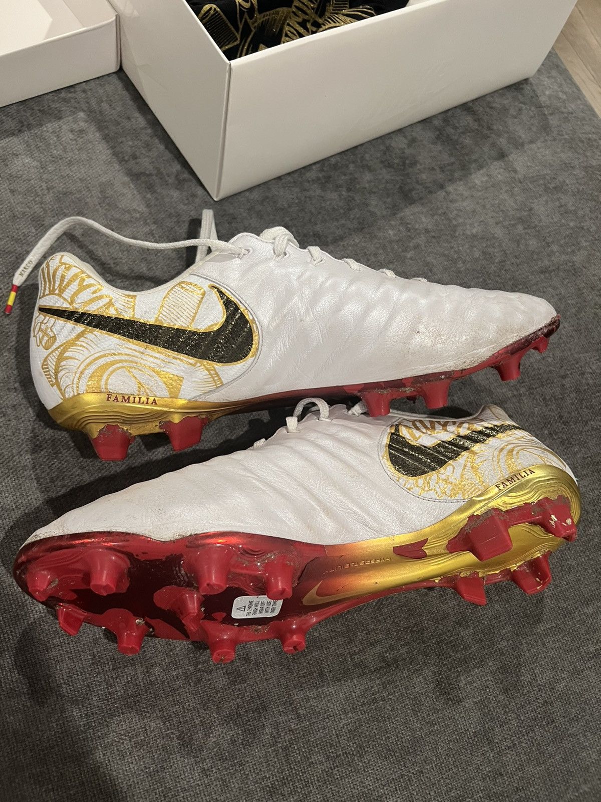 Nike Sergio Ramos Tiempo Legend 7 SE FG White Gold Size 12 Size US 12 / EU 45 - 1 Thumbnail