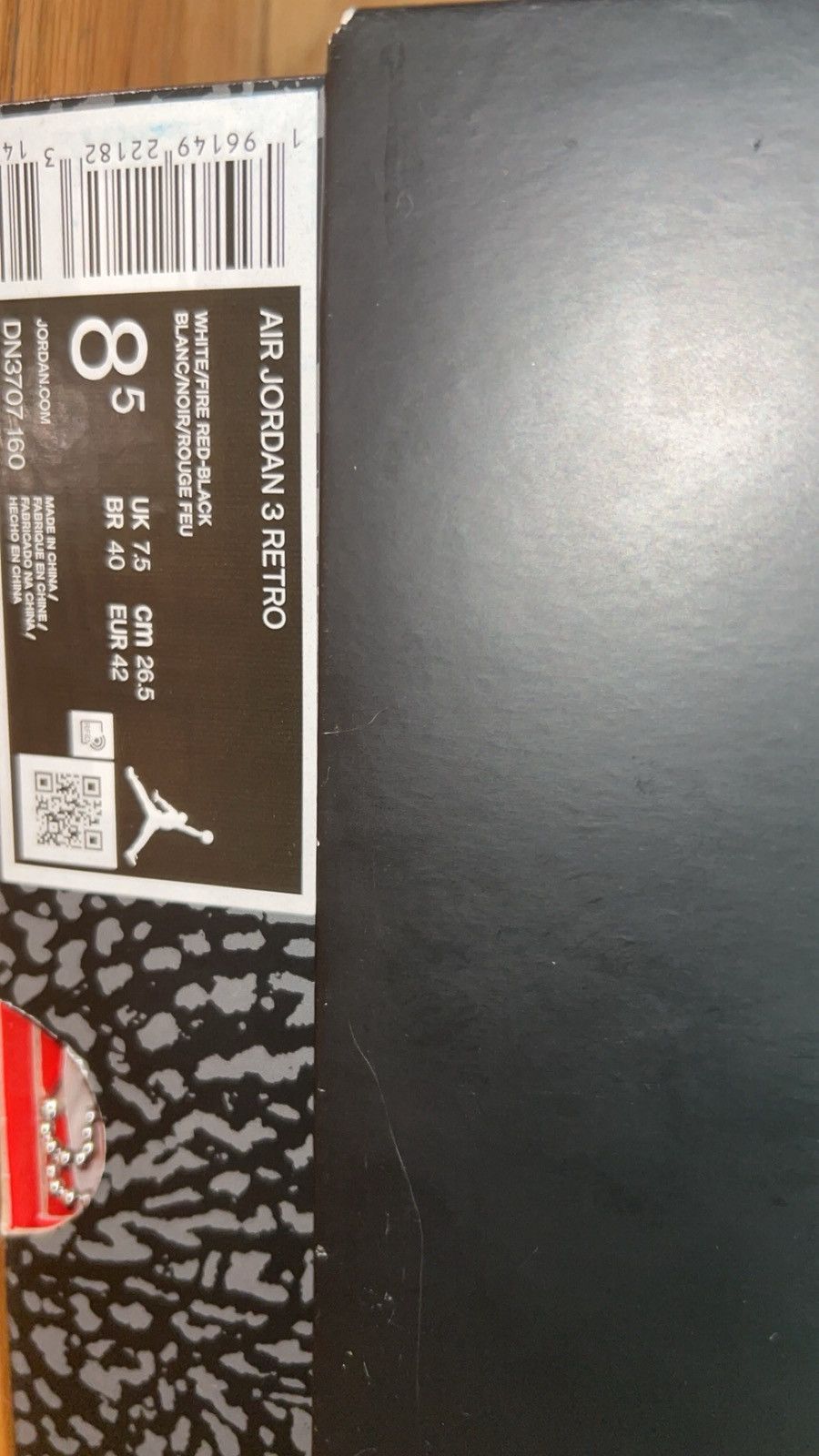 Jordan Brand Fire Red Jordan 3s Size US 8.5 / EU 41-42 - 2 Thumbnail