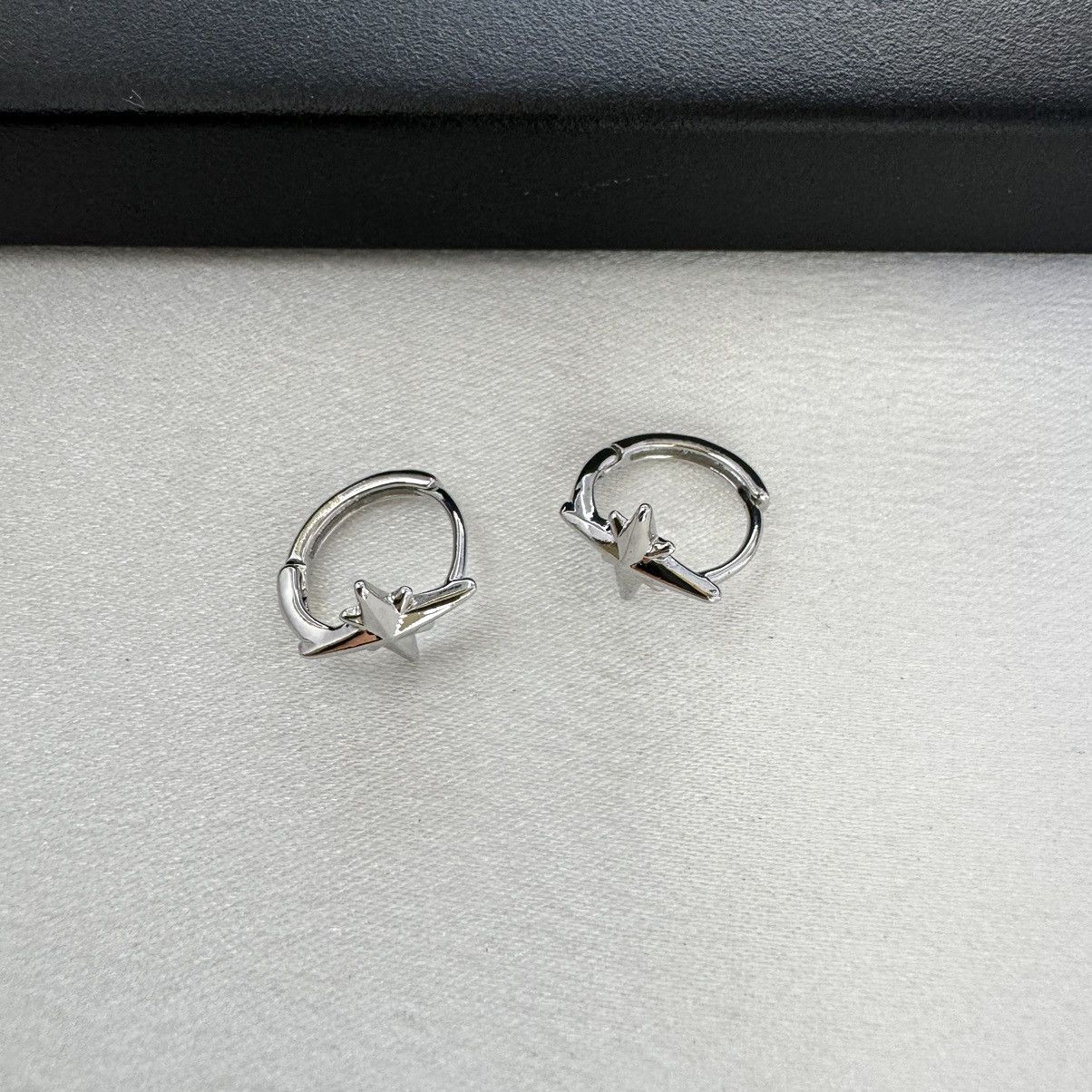 Designer 12mm Small Star Hoop Earrings for Women Men Unisex Style Size ONE SIZE - 3 Thumbnail