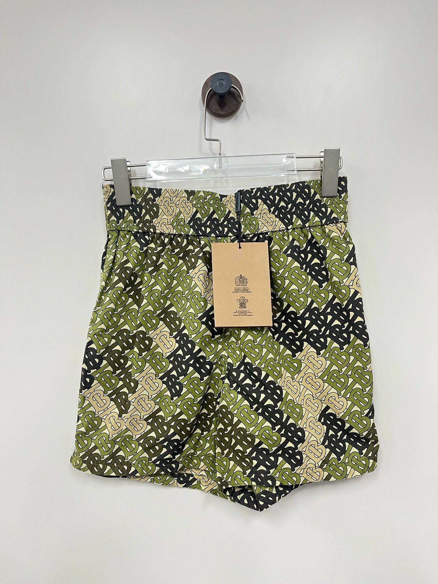 Burberry Burberry Green TB Logo Print Shorts UK2 Size US 26 / EU 42 - 1 Thumbnail