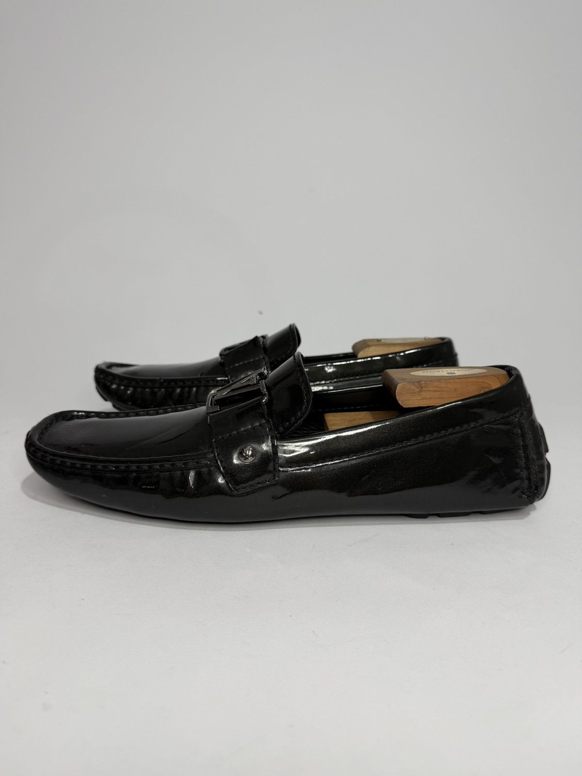 Louis Vuitton Louis Vuitton Black Patent Leather Monte Carlo Loafers Size US 9 / EU 42 - 1 Thumbnail