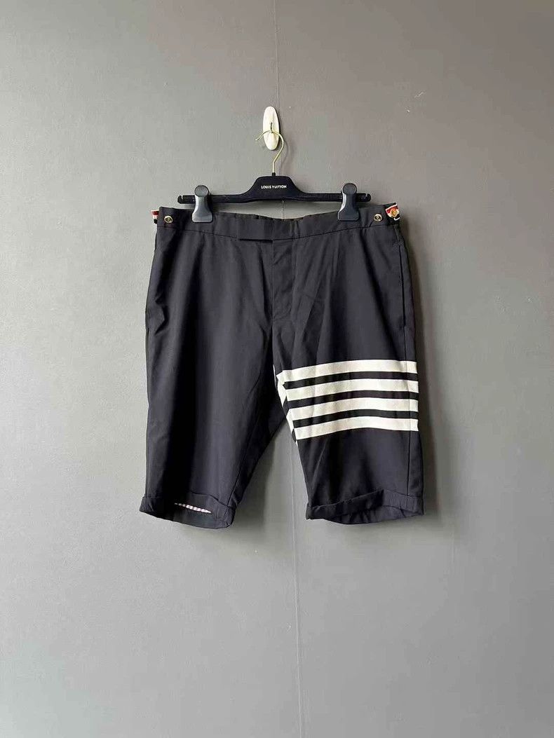 Thom Browne Thom Browne size3 Wool suit shorts Size US 27 - 1 Thumbnail