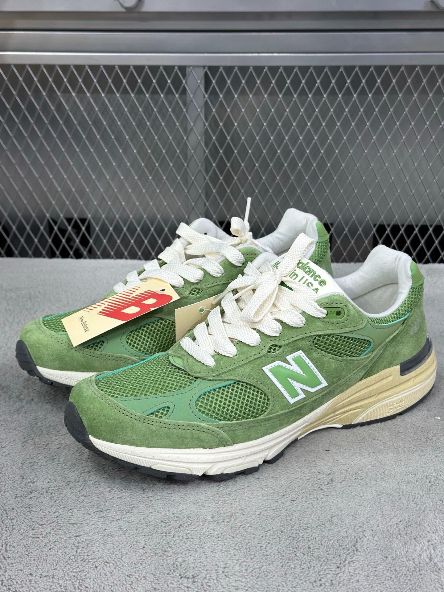 New Balance New Balance Green Lowtop Sneakers 44 Men Size US 10.5 / EU 43-44 - 1 Thumbnail
