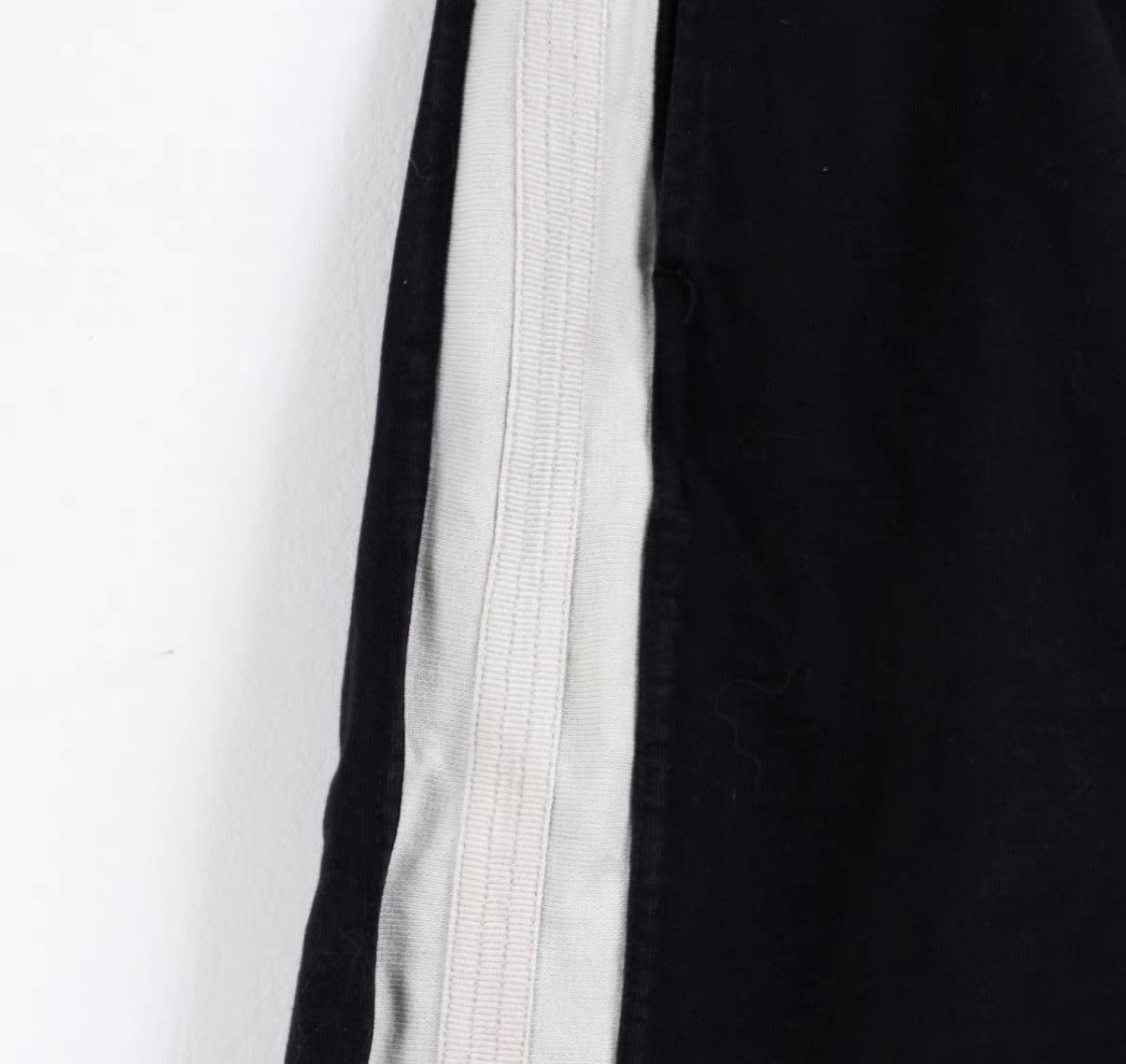 Rick Owens Rick Owens Mainline White-Trim Shorts Size US 36 / EU 52 - 2 Thumbnail