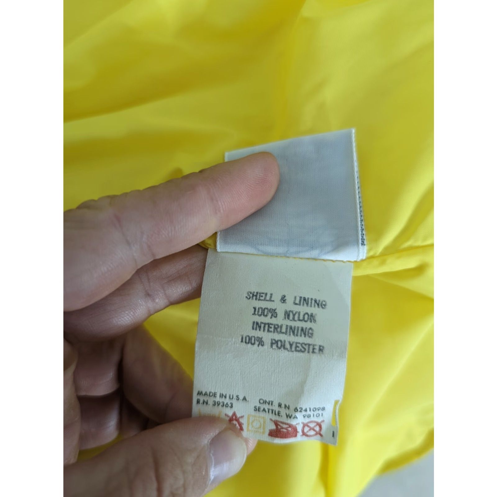 Vintage VINTAGE 80s Skiwear Yellow Nylon Puffer Quilted Vest Women's S Jacket/Coat Size S / US 4 / IT 40 - 5 Thumbnail