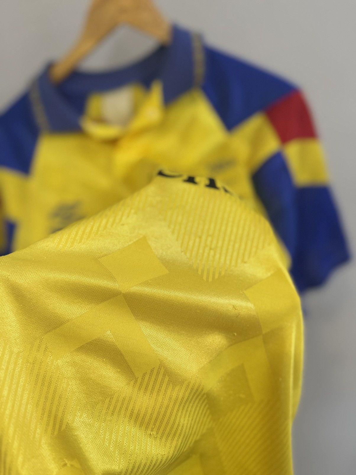Umbro VINTAGE DERBY COUNTY 1992-1993 FOOTBALL AWAY SHIRT UMBRO Size US XL / EU 56 / 4 - 5 Thumbnail
