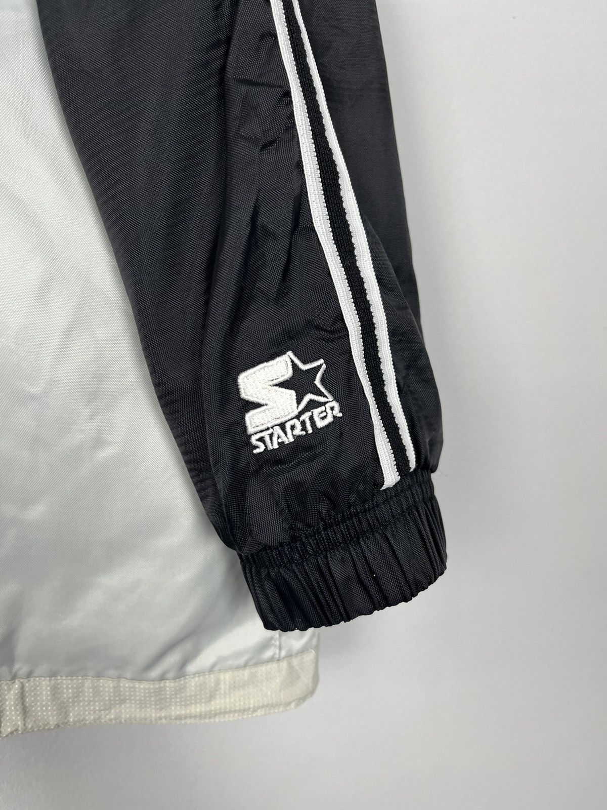 NBA × Starter × Vintage Starter NBA Chicago Bulls Retro Full Zip Nylon Jacket Korea Size US M / EU 48-50 / 2 - 7 Thumbnail