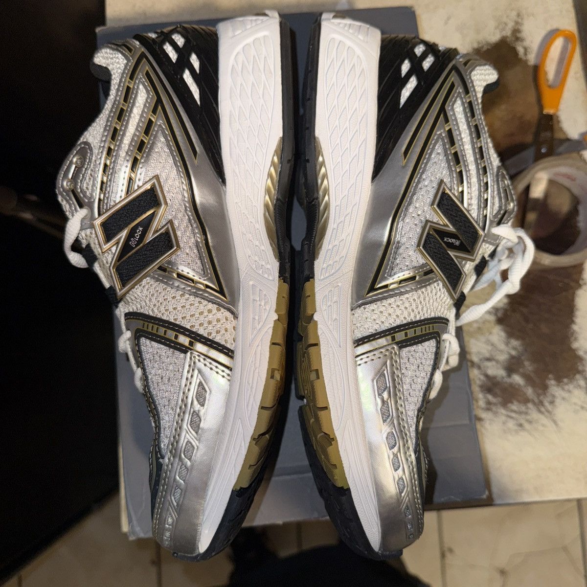 New Balance New Balance 1906R White metallic Silver Gold 10.5 M1906RA Size US 10.5 / EU 43-44 - 6 Thumbnail