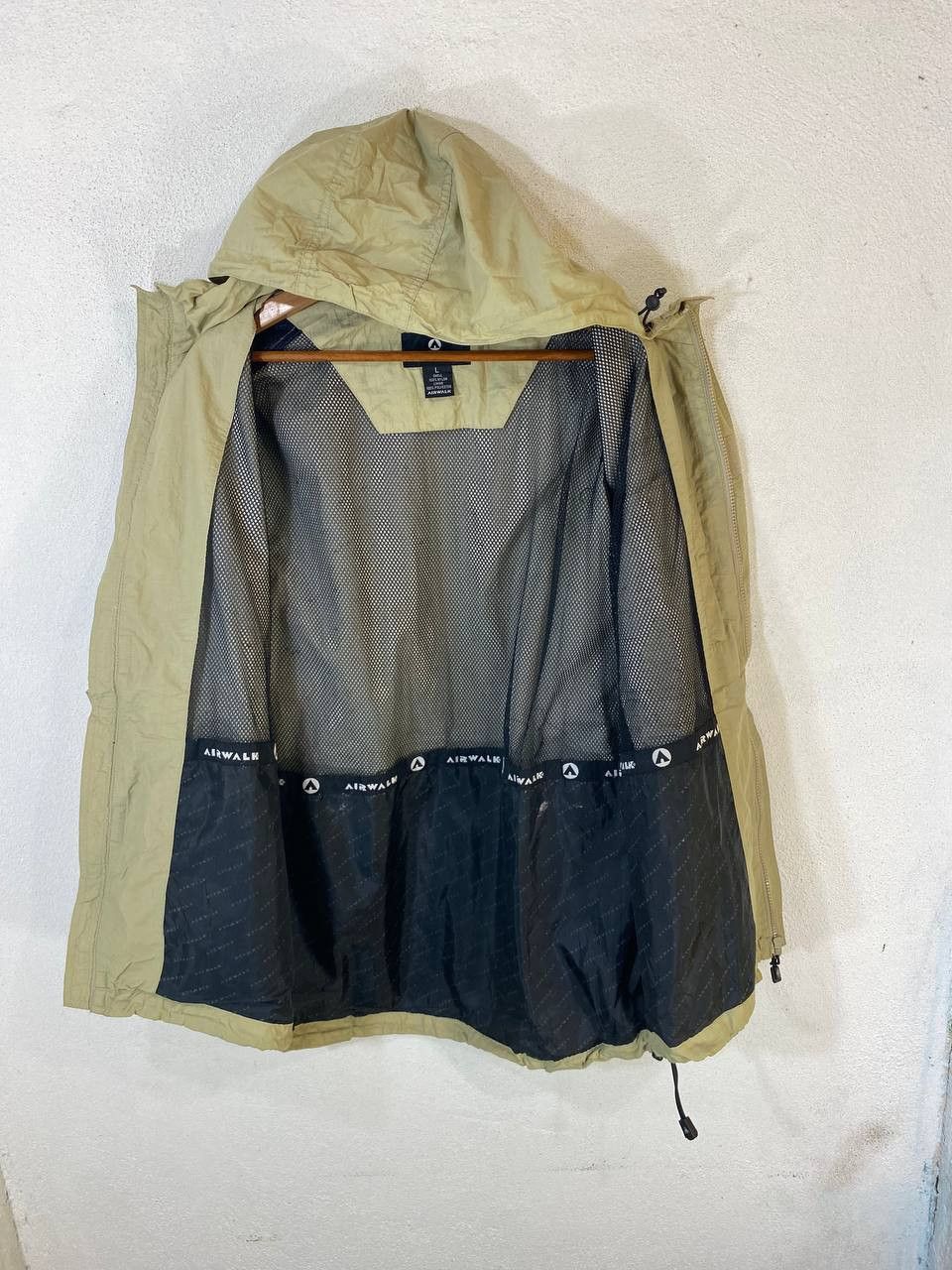 Airwalk vintage airwalk sidetape jacket nice design Size US L / EU 52-54 / 3 - 7 Thumbnail