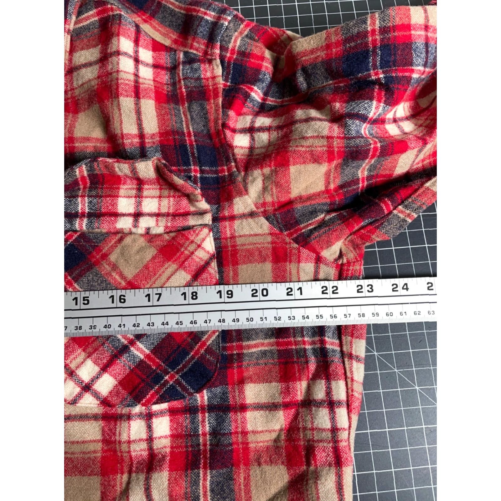 Pendleton VINTAGE Pendleton Wool Flannel Shirt Mens Large Red Beige Plaid USA 70s Loop Collar Button-Up Long Sleeve Collared Shirt Size US L / EU 52-54 / 3 - 5 Thumbnail