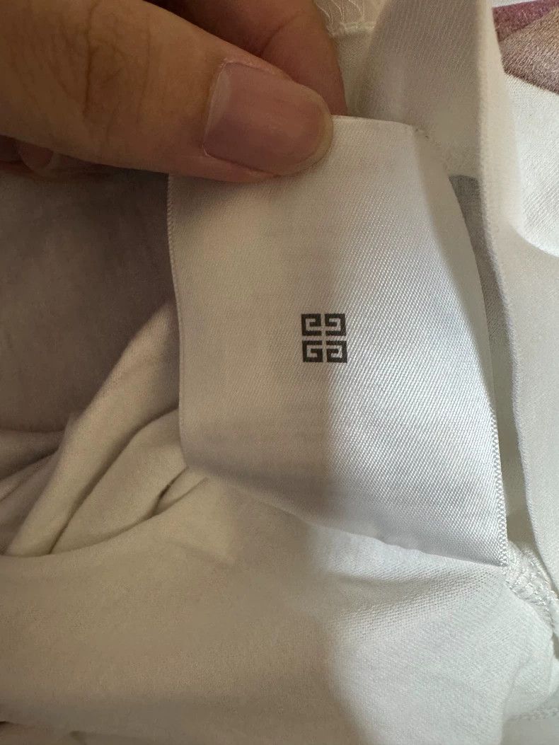 Other Givenchy Oil Barrel Series White T S size Size US S / EU 44-46 / 1 - 5 Thumbnail