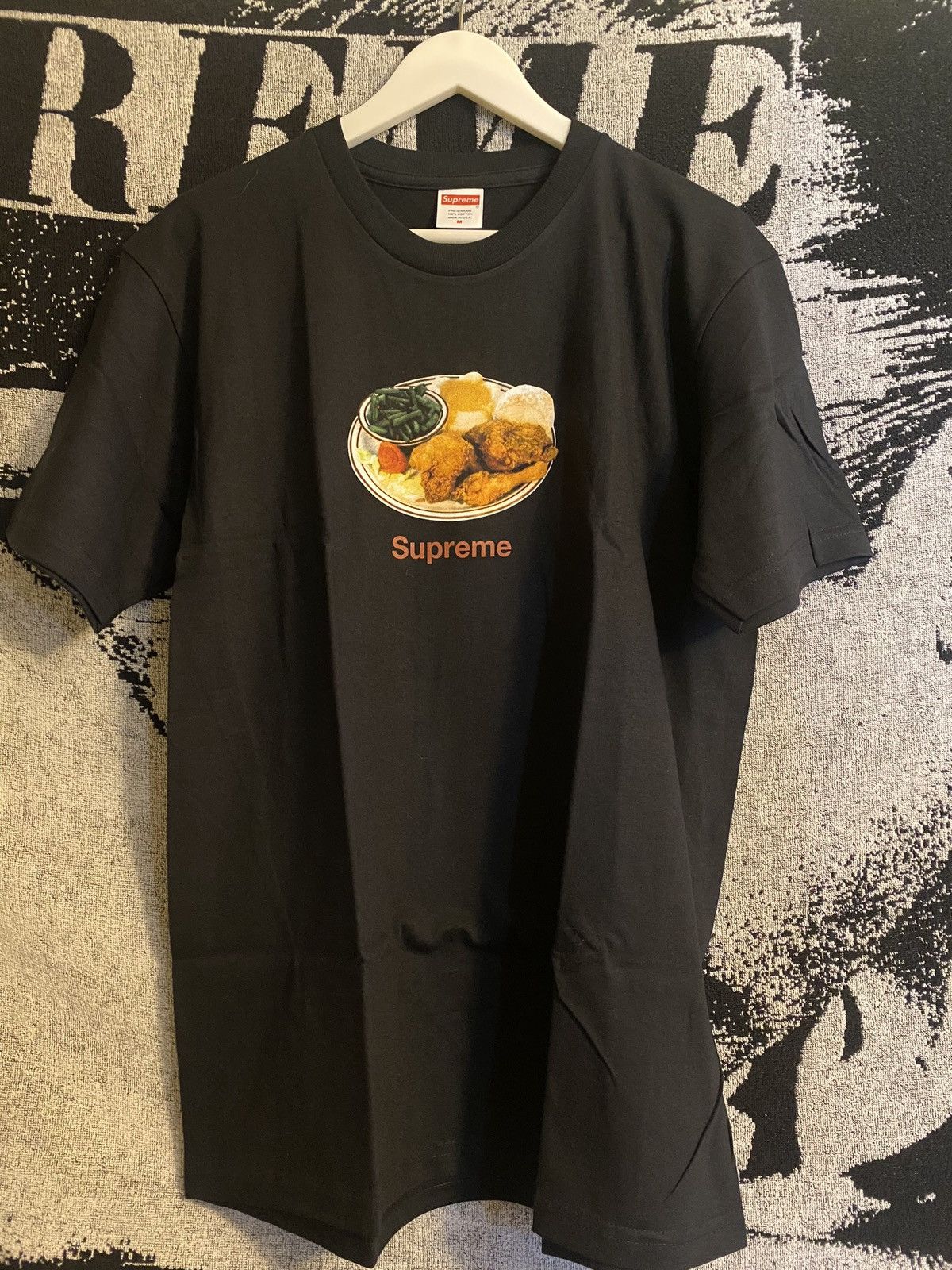 トップス Supreme Chicken Dinner Tee Supreme Chicken Dinner Tee (SS18) - $36