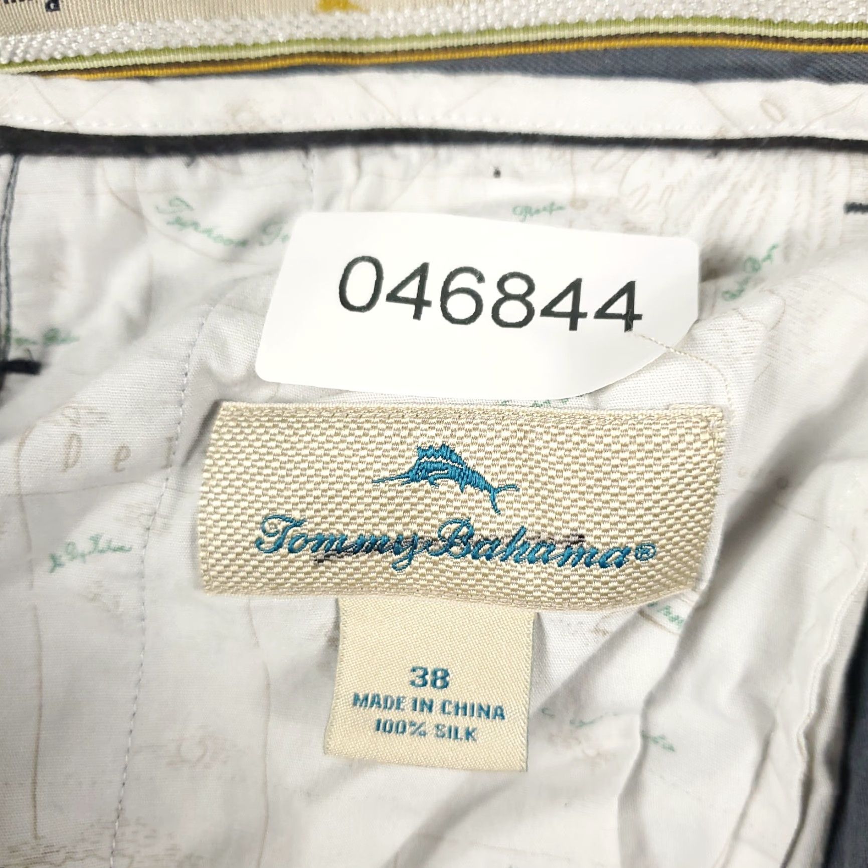Tommy Bahama VINTAGE Tommy Bahama Shorts Men Size 38 Gray Silk Casual Pleated Chino Size US 38 / EU 54 - 8 Thumbnail