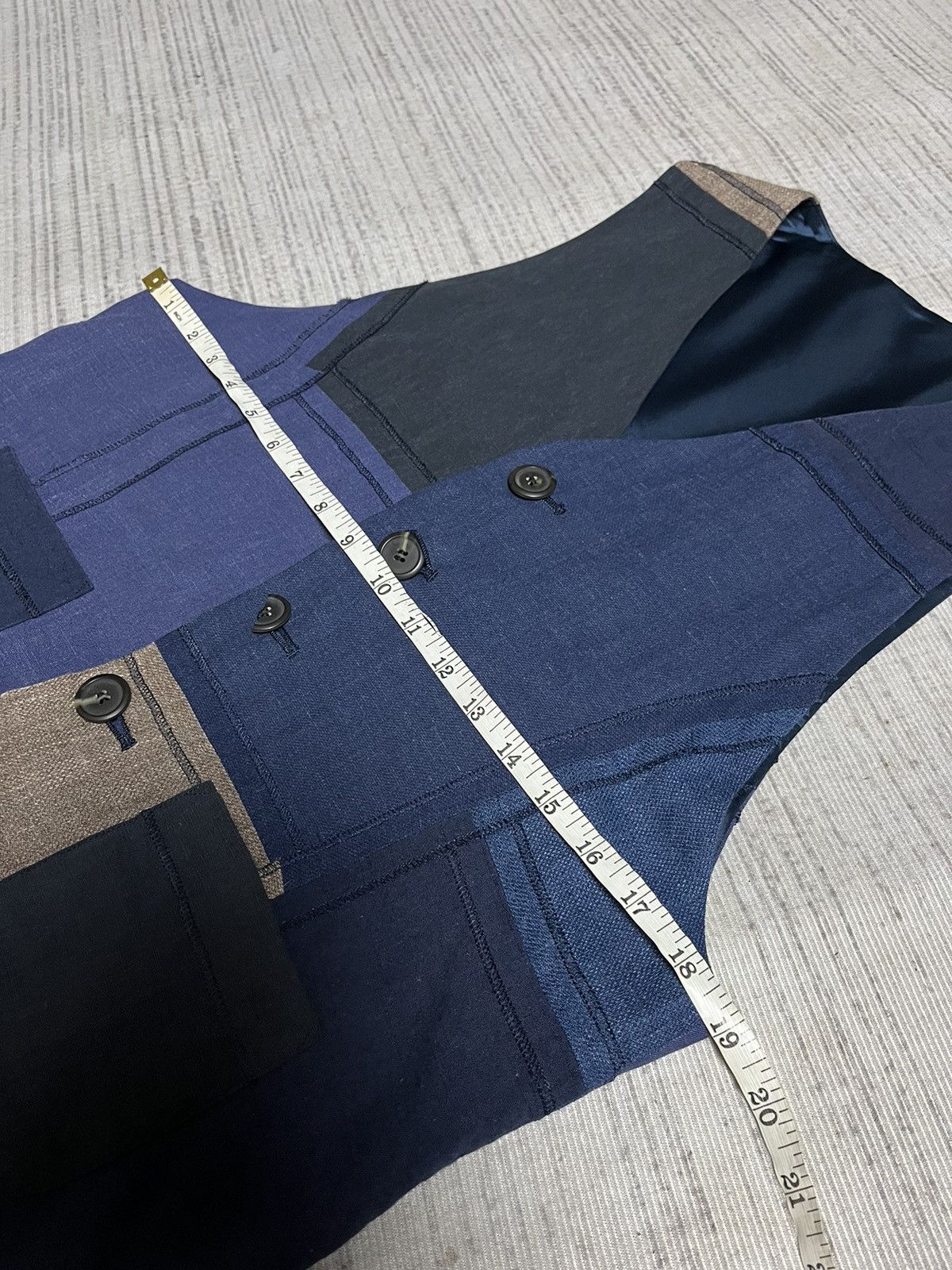 Dolce & Gabbana a52 Vintage Dolce&Gabbana patchwork vest Size US S / EU 44-46 / 1 - 16 Thumbnail
