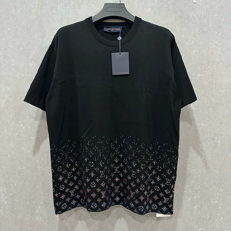 Louis Vuitton Louis Vuitton New rhinestone gradient knitted short sleeve Size US XXL / EU 58 / 5 - 1 Thumbnail