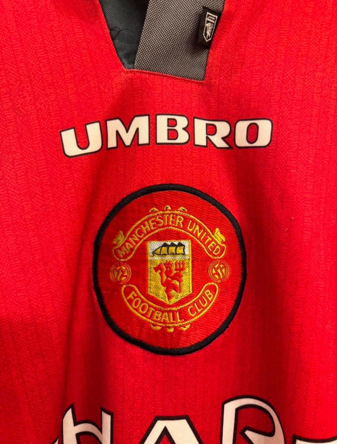 Umbro Vintage Umbro 1996-98 Manchester United Home Jersey Size US XL / EU 56 / 4 - 5 Thumbnail